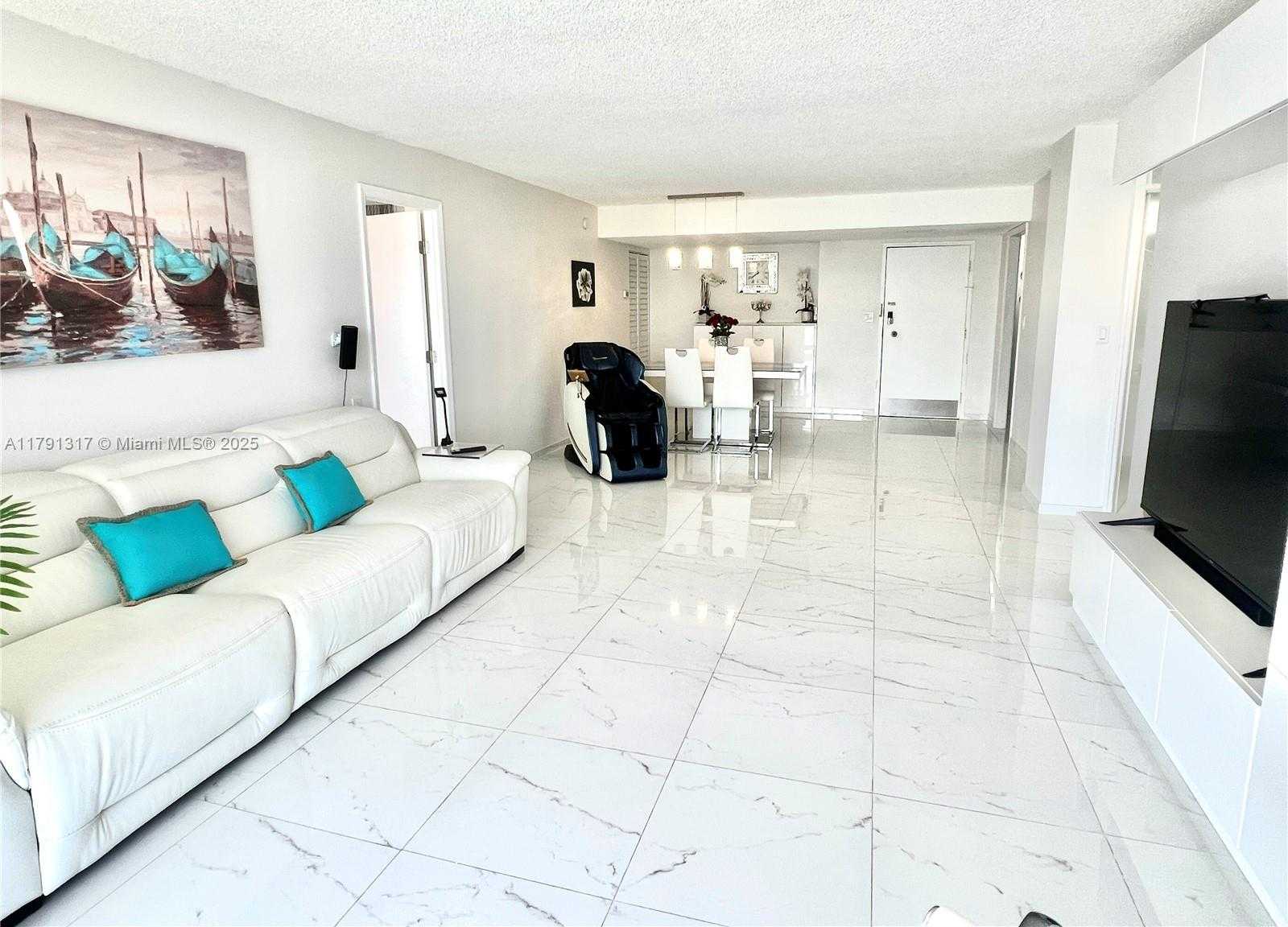 Small Image of 437 GOLDEN ISLES DR #14G, Hallandale Beach Number 3
