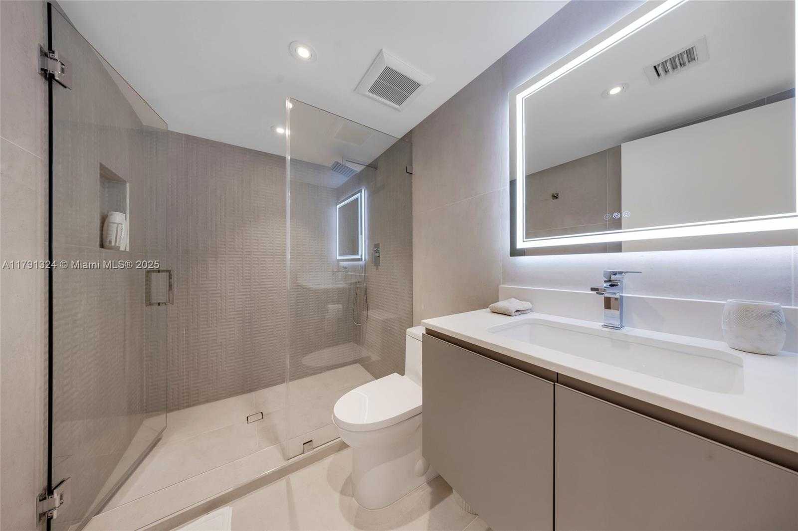 Small Image of 9801 COLLINS AVE #17R, Bal Harbour Number 20