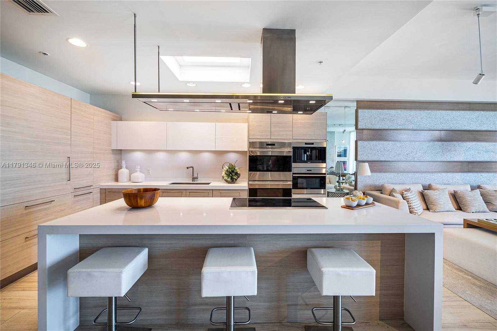 Small Image of 17301 BISCAYNE BLVD #PH6, North Miami Beach Number 18