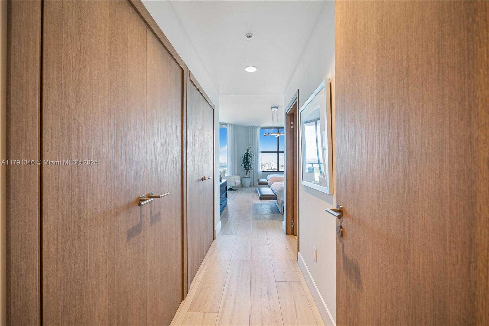 Small Image of 17301 BISCAYNE BLVD #PH6, North Miami Beach Number 22