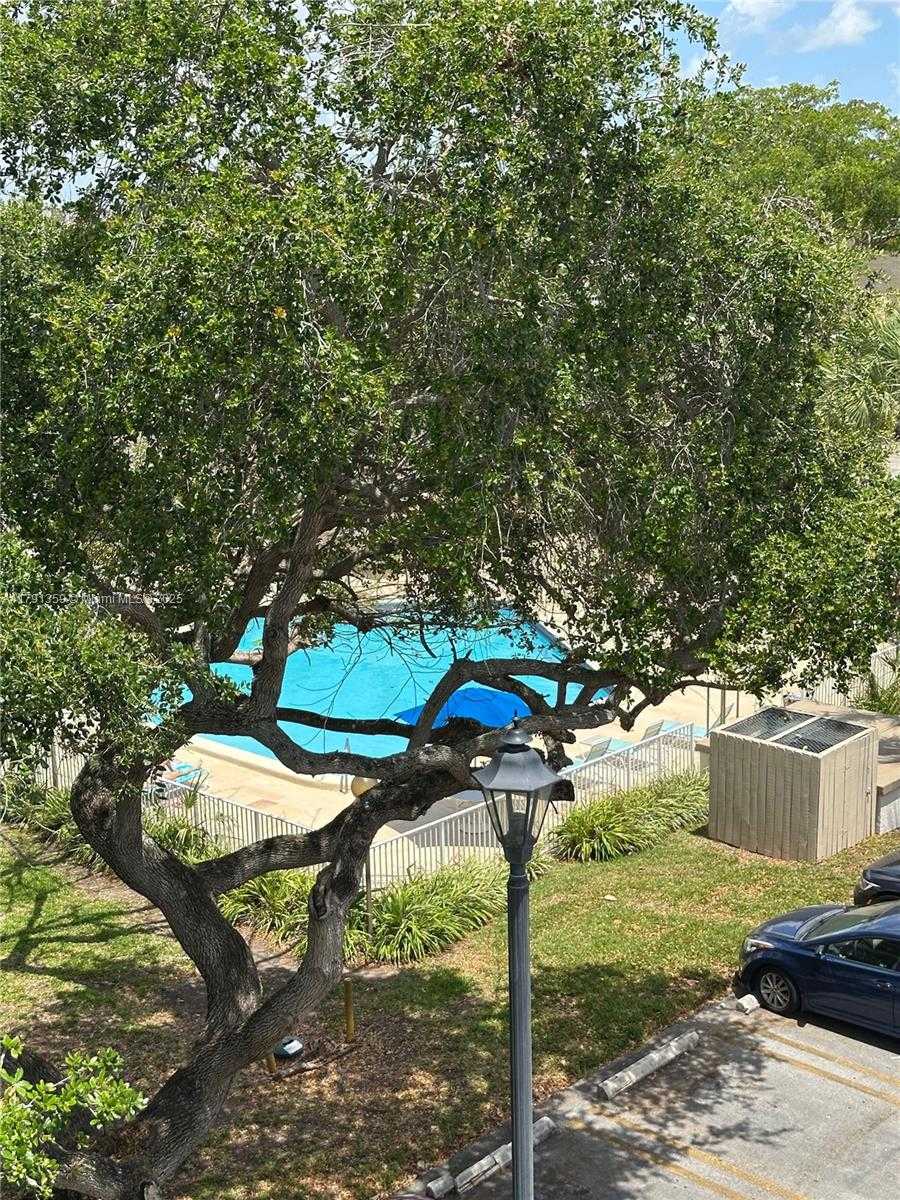 Small Image of 7740 CAMINO REAL #G-409, Miami Number 13