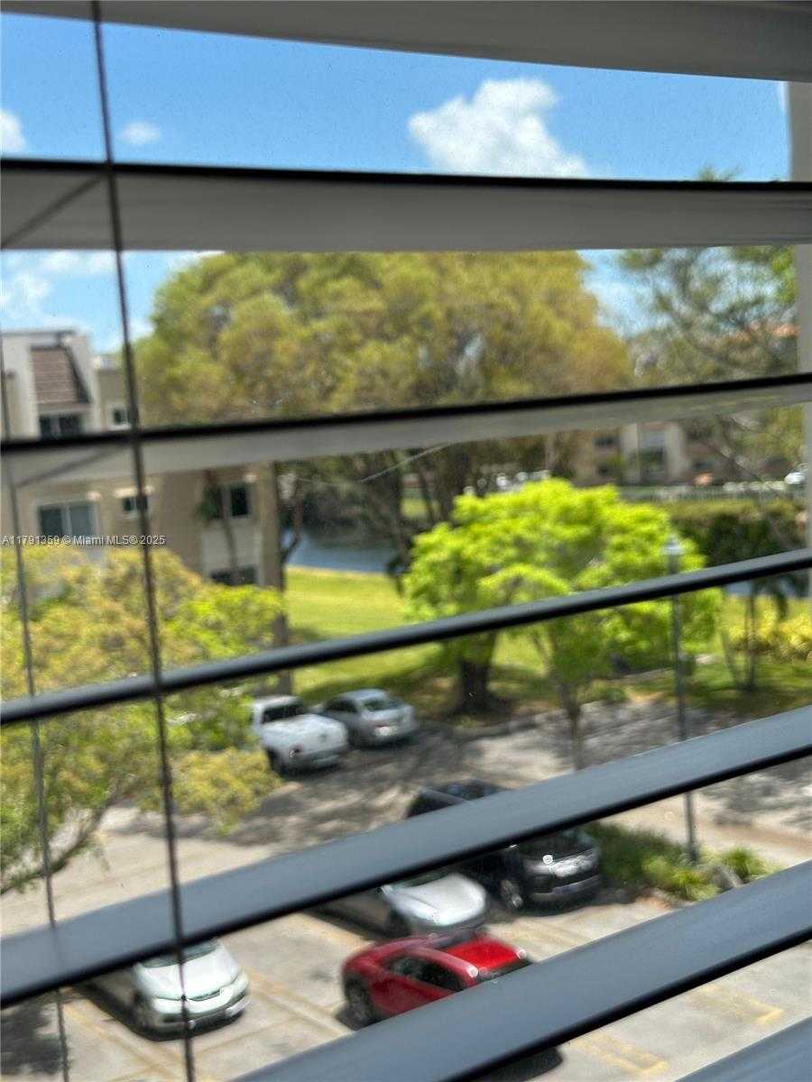 Small Image of 7740 CAMINO REAL #G-409, Miami Number 16