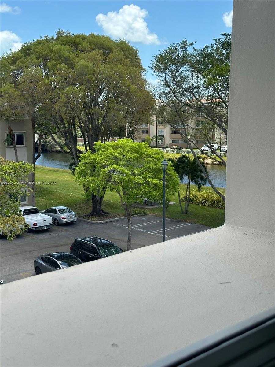 Small Image of 7740 CAMINO REAL #G-409, Miami Number 17