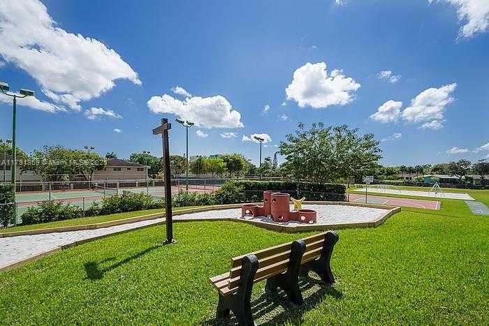 Small Image of 7740 CAMINO REAL #G-409, Miami Number 29