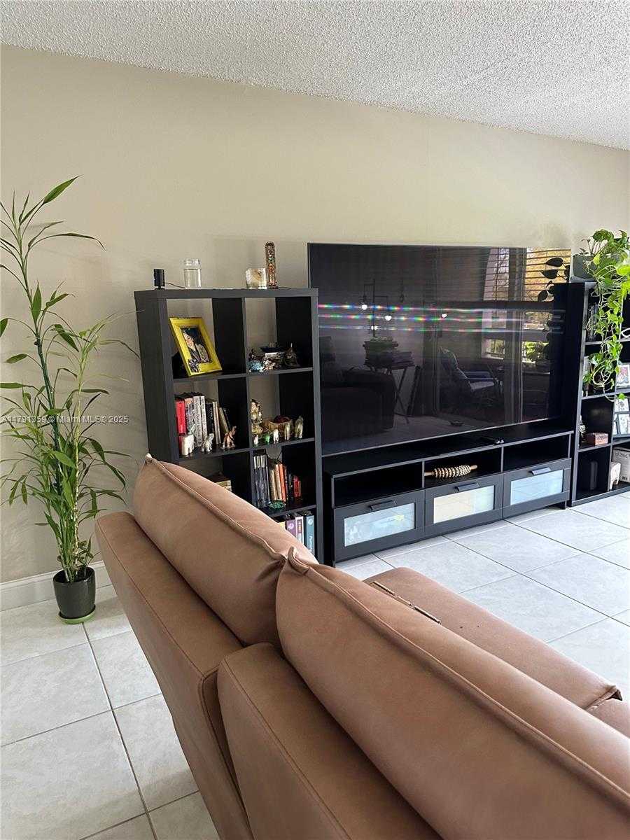 Small Image of 7740 CAMINO REAL #G-409, Miami Number 9