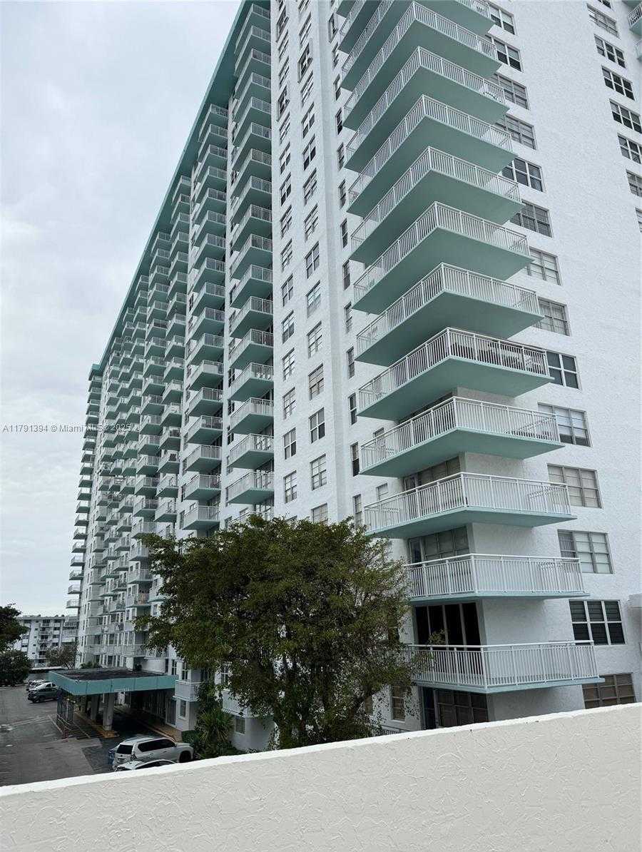 Small Image of 301 174TH ST #1105, Sunny Isles Beach Number 17