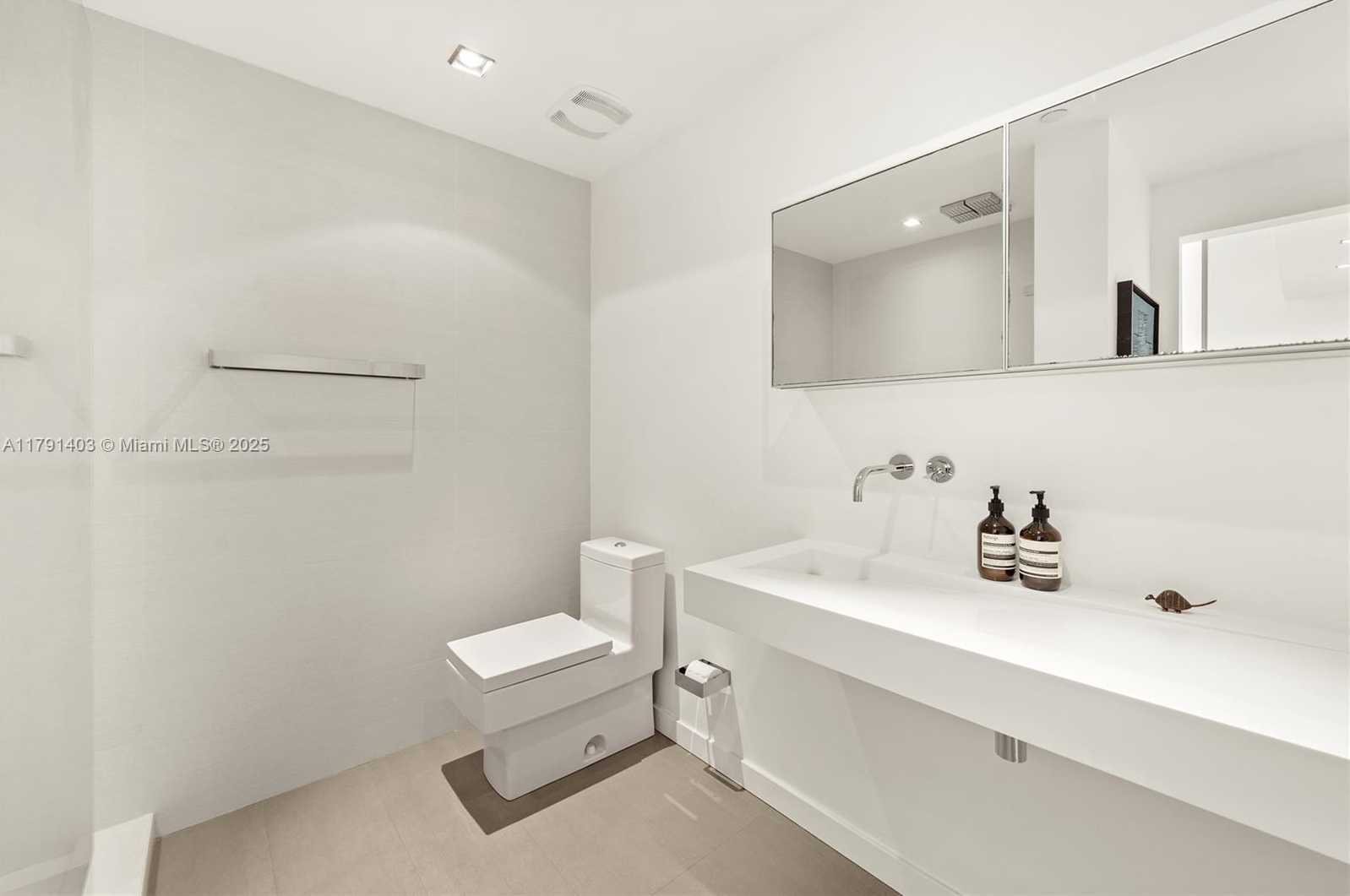 Small Image of 350 NORTH EAST 24TH ST #901, Miami Number 19