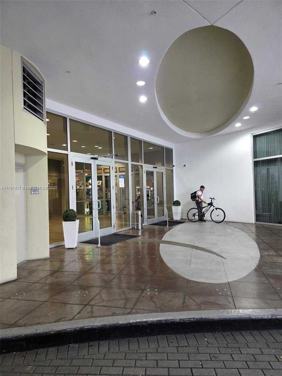Small Image of 1750 NORTH BAYSHORE DR #1120, Miami Number 2