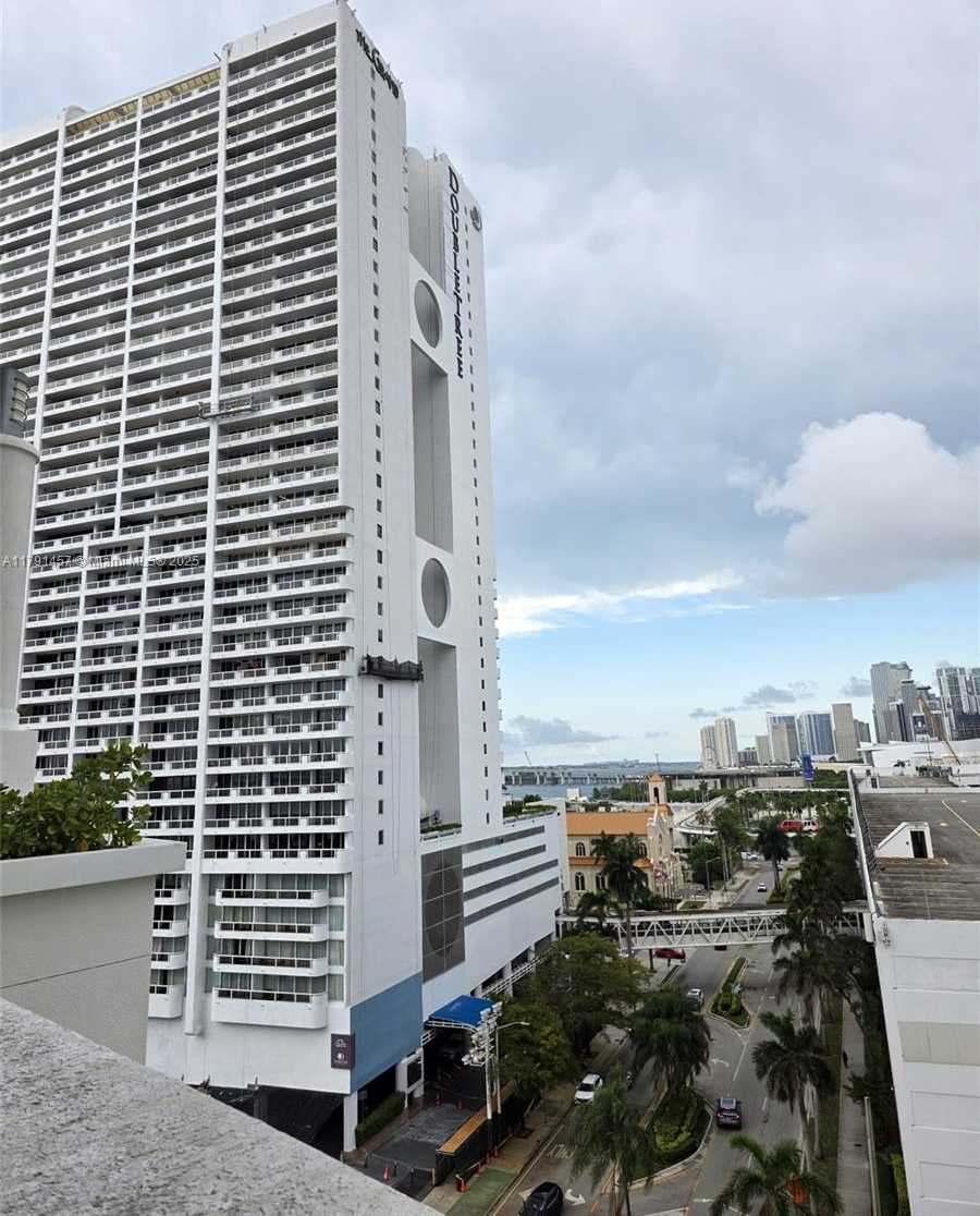 Small Image of 1750 NORTH BAYSHORE DR #1120, Miami Number 4