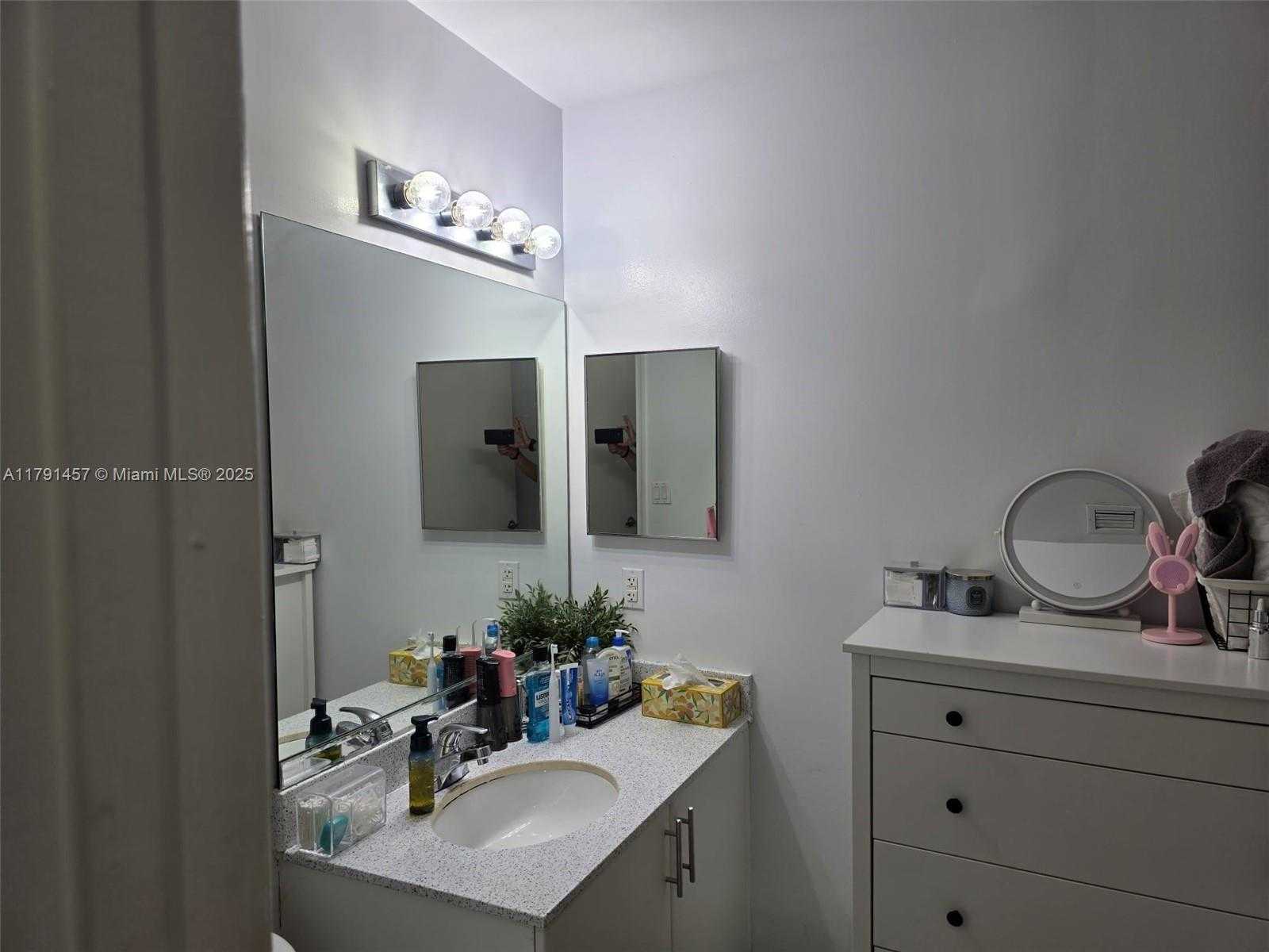 Small Image of 1750 NORTH BAYSHORE DR #1120, Miami Number 8
