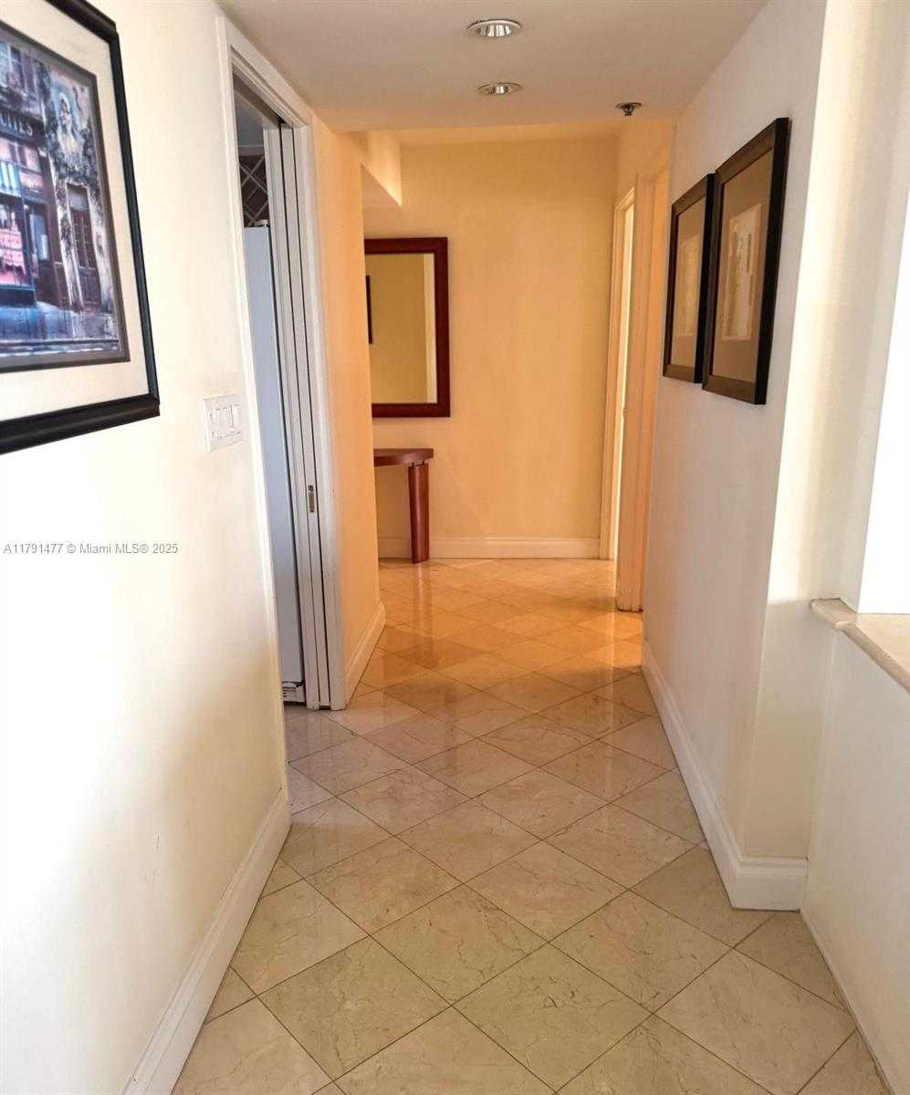 Small Image of 1627 BRICKELL AVE #2005, Miami Number 17