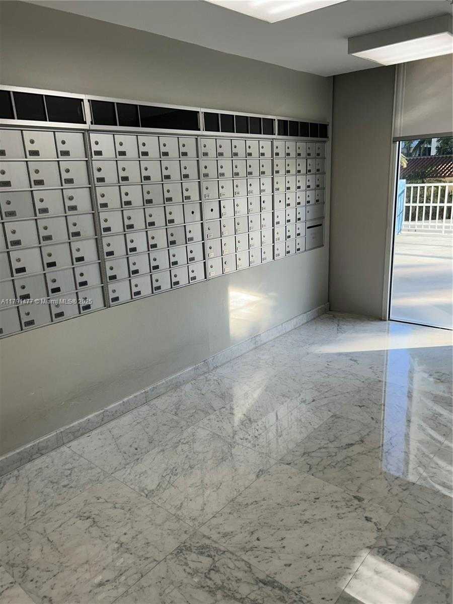 Small Image of 1627 BRICKELL AVE #2005, Miami Number 3