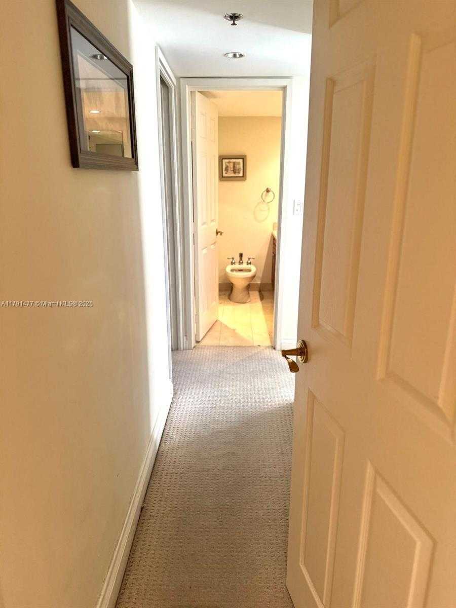 Small Image of 1627 BRICKELL AVE #2005, Miami Number 34
