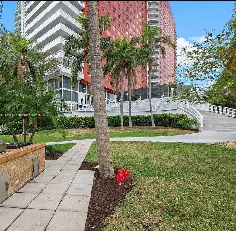 Small Image of 1627 BRICKELL AVE #2005, Miami Number 6