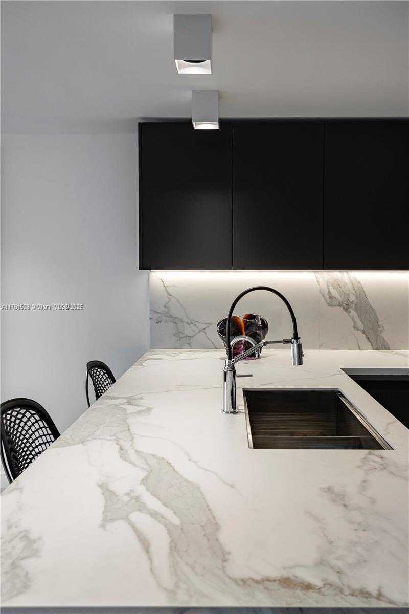 Small Image of 2950 NORTH EAST 188TH ST #507, Aventura Number 4
