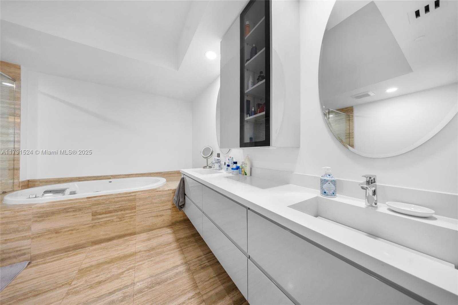 Small Image of 16001 COLLINS AVE #707, Sunny Isles Beach Number 21