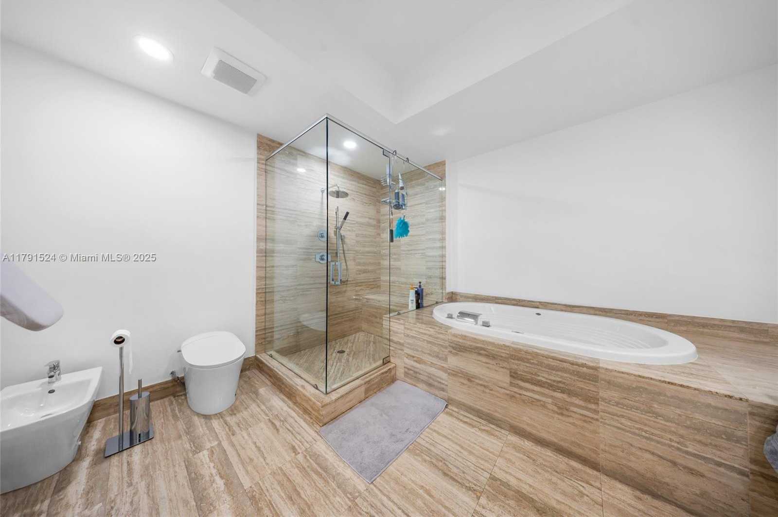Small Image of 16001 COLLINS AVE #707, Sunny Isles Beach Number 22