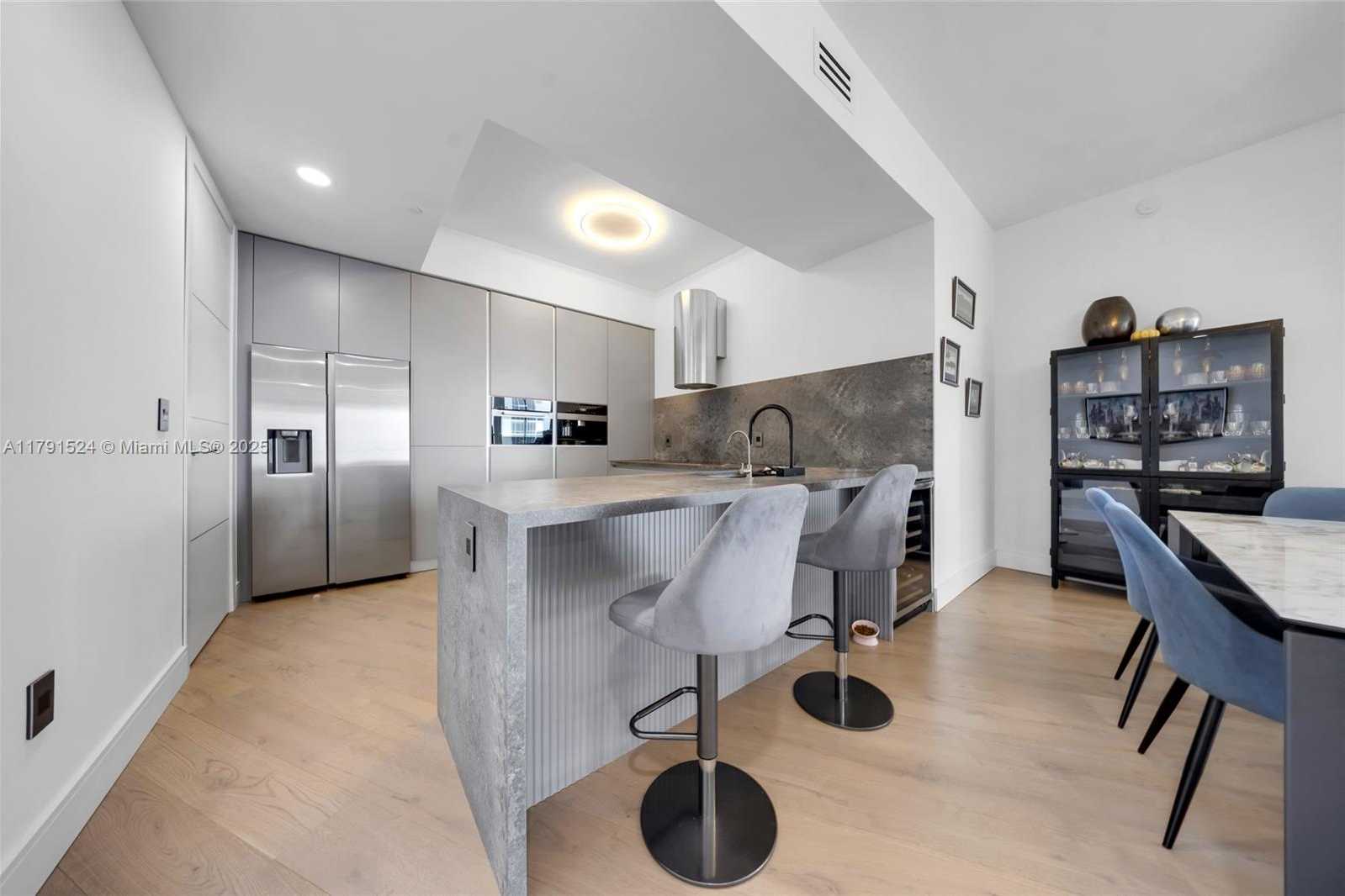 Small Image of 16001 COLLINS AVE #707, Sunny Isles Beach Number 4