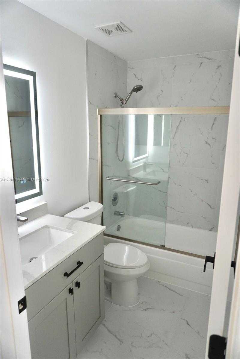 Small Image of 17262 BOCA CLUB BLVD #2402, Boca Raton Number 23
