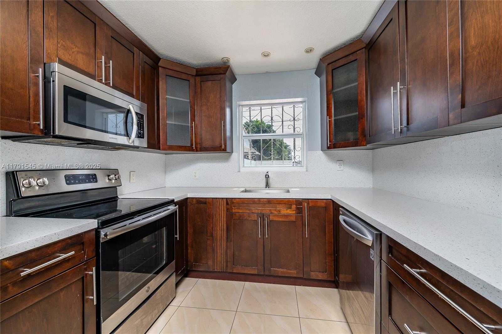 Small Image of 7000 WEST 15TH CT, Hialeah Number 13