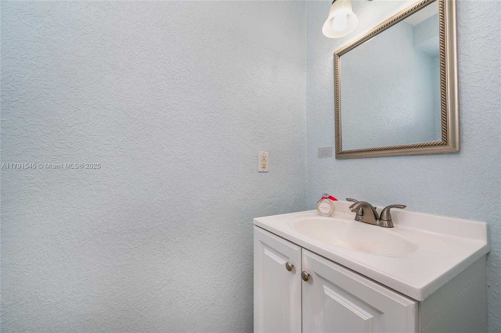Small Image of 7000 WEST 15TH CT, Hialeah Number 6