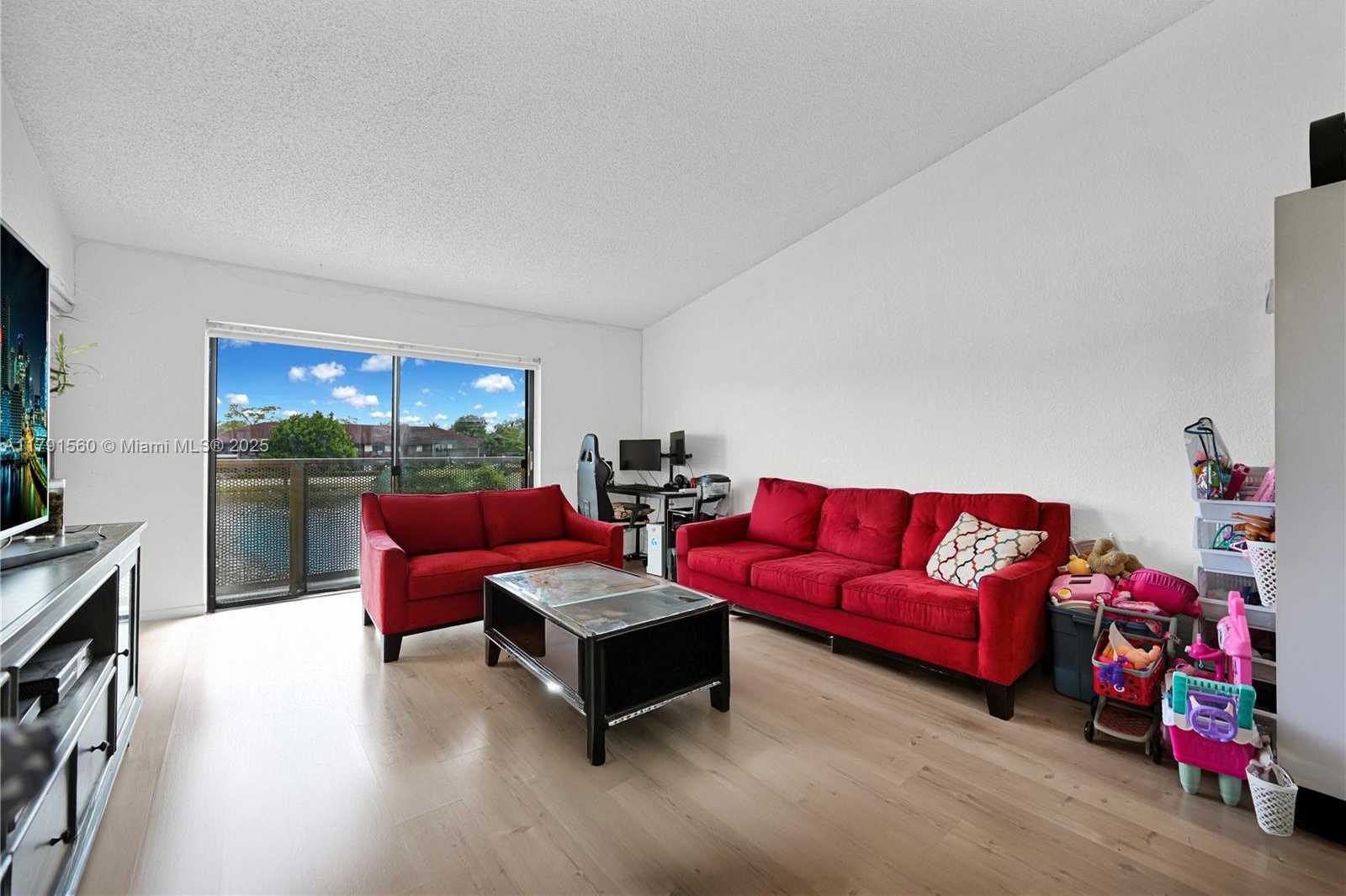 Small Image of 530 NORTH WEST 214TH ST #202-9, Miami Gardens Number 22