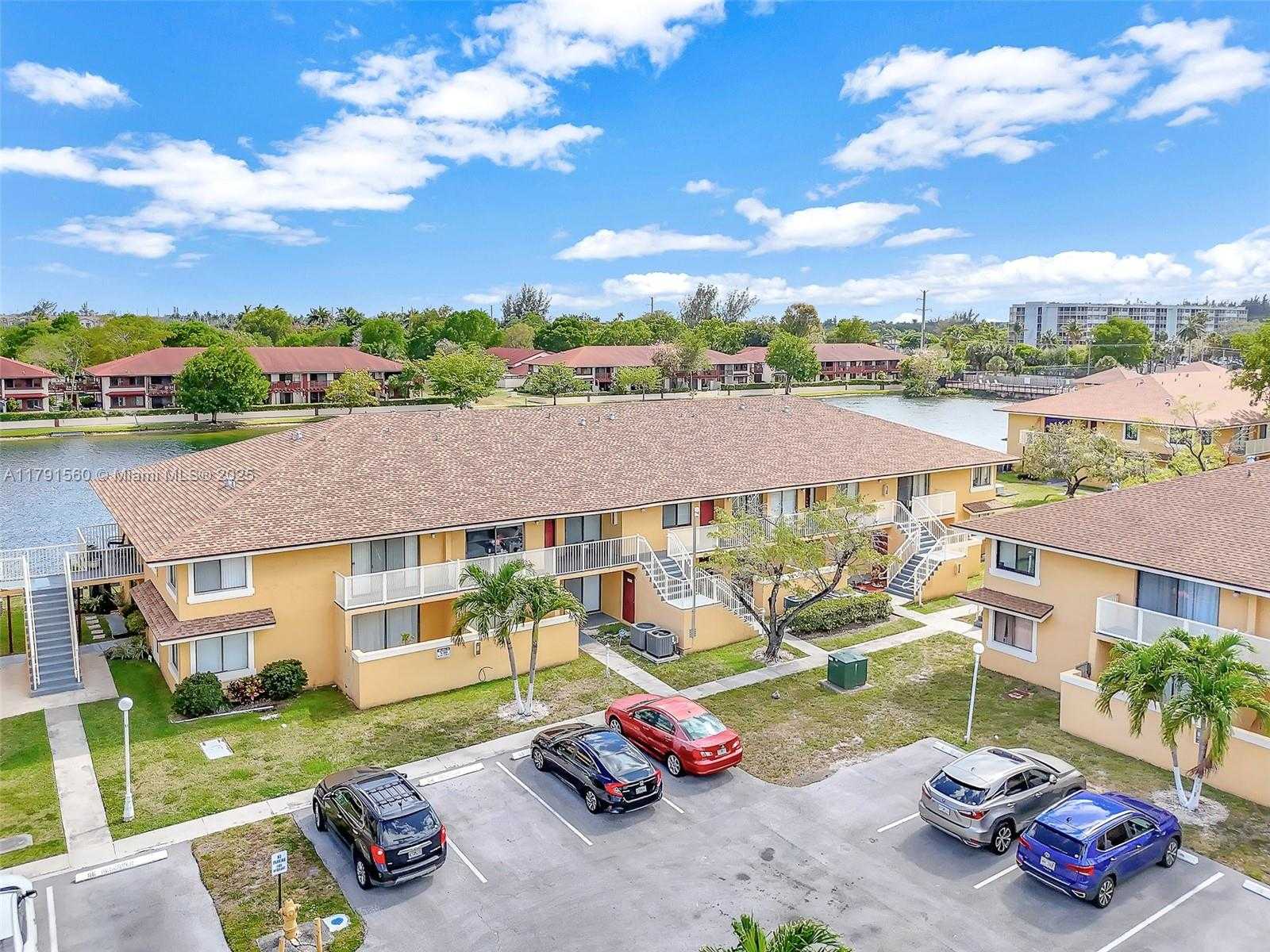 Small Image of 530 NORTH WEST 214TH ST #202-9, Miami Gardens Number 3