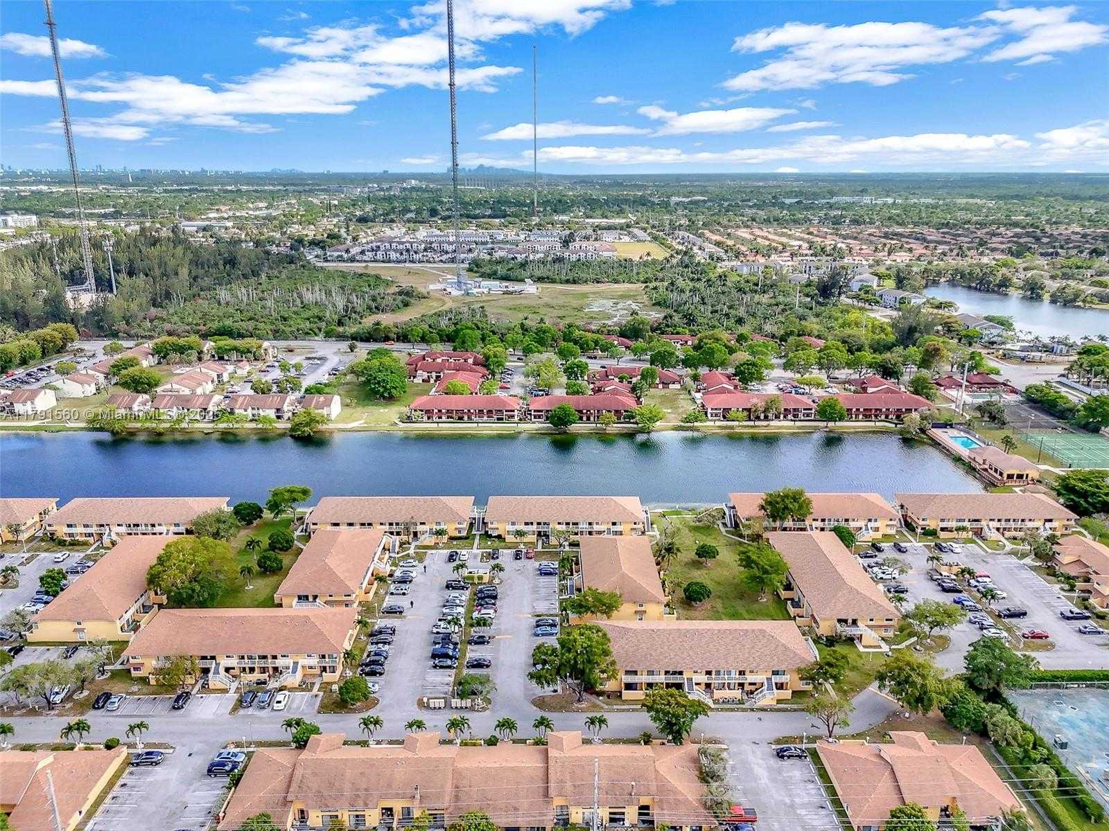 Small Image of 530 NORTH WEST 214TH ST #202-9, Miami Gardens Number 5