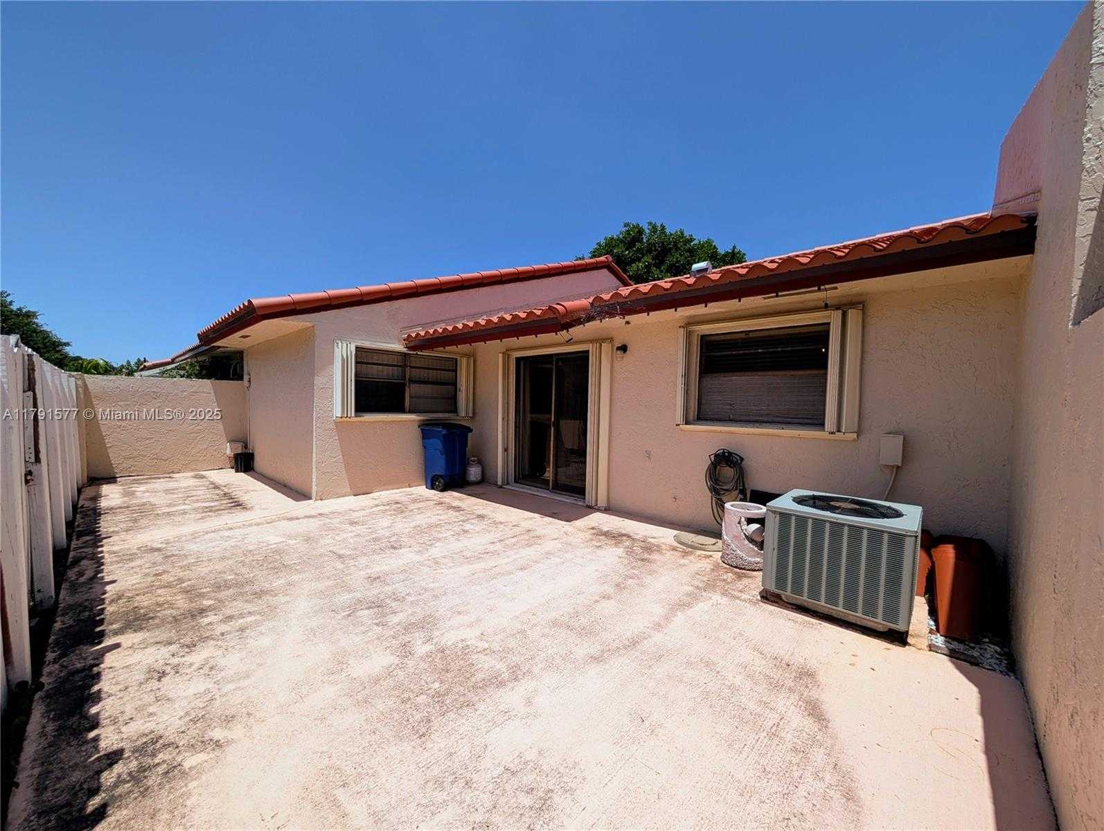 Small Image of 11212 SOUTH WEST 58TH CIR, Cooper City Number 12