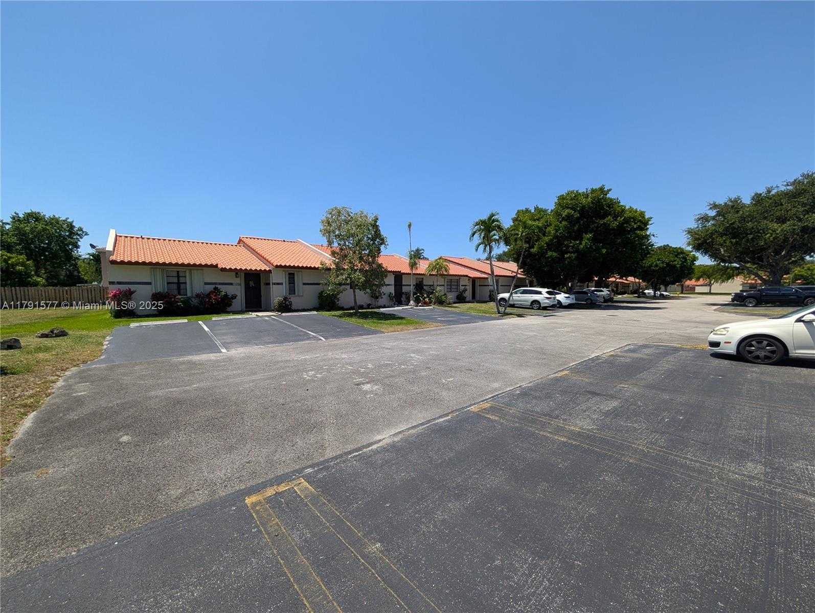 Small Image of 11212 SOUTH WEST 58TH CIR, Cooper City Number 13