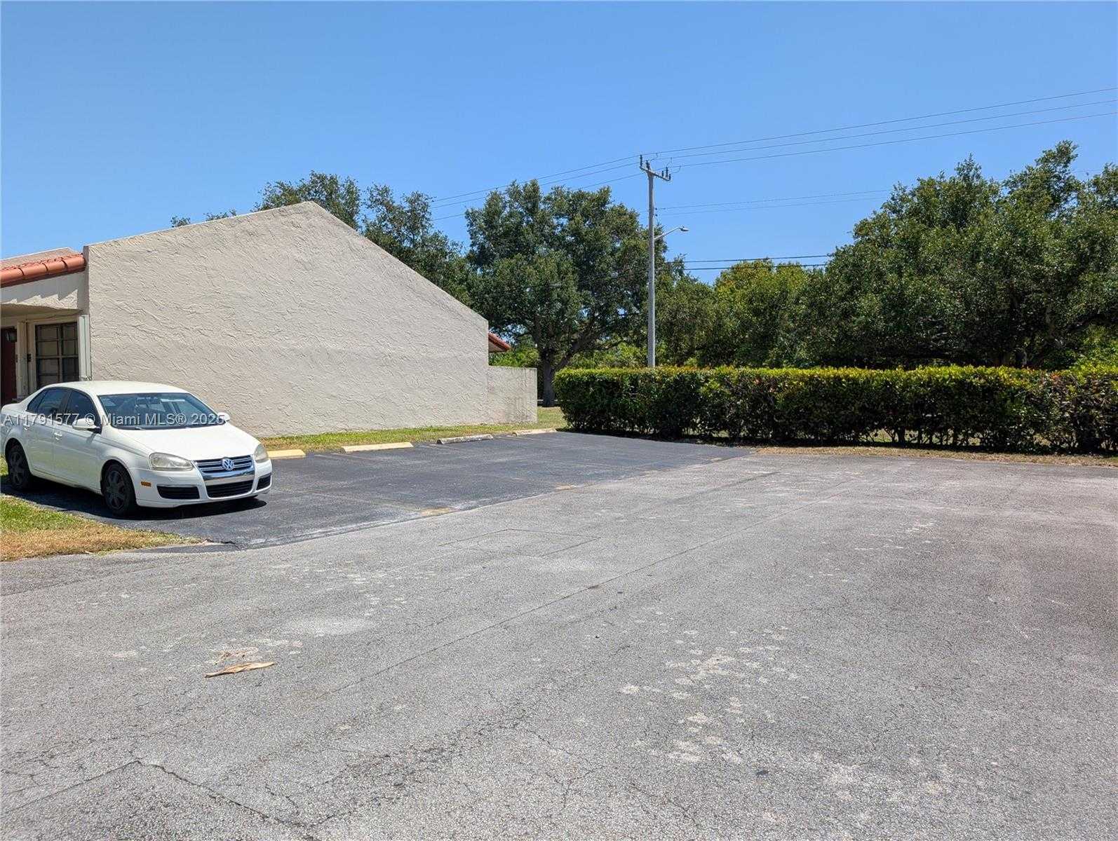 Small Image of 11212 SOUTH WEST 58TH CIR, Cooper City Number 14