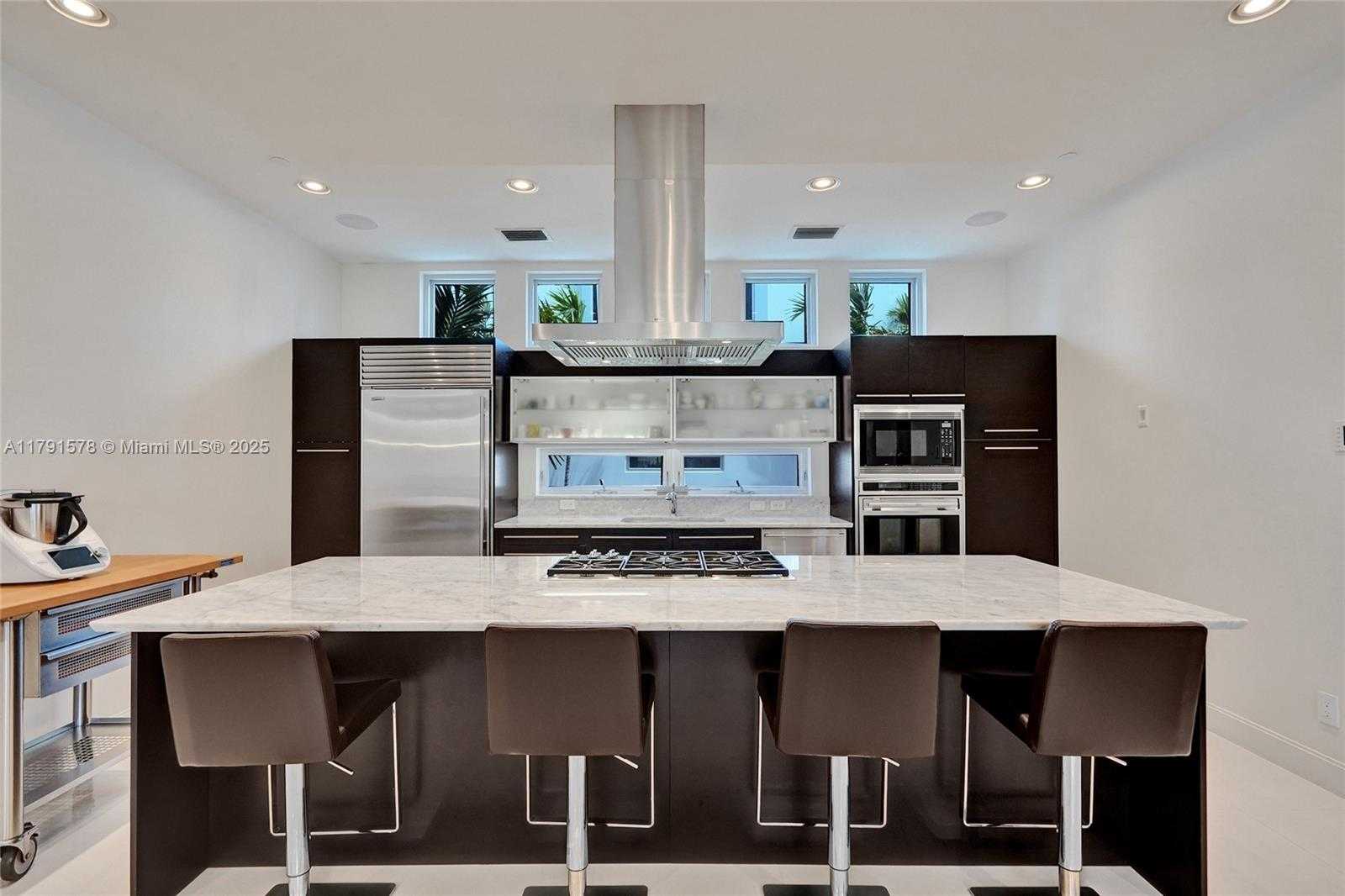 Small Image of 2725 NORTH EAST 1ST ST, Pompano Beach Number 17