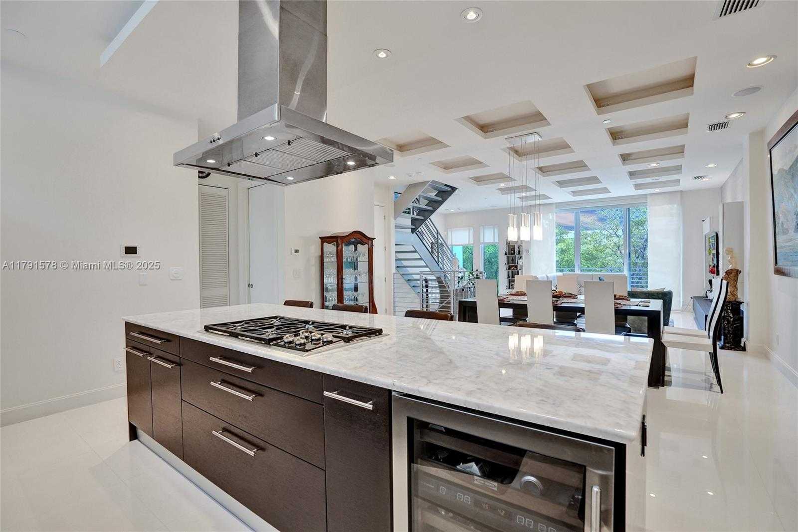 Small Image of 2725 NORTH EAST 1ST ST, Pompano Beach Number 19