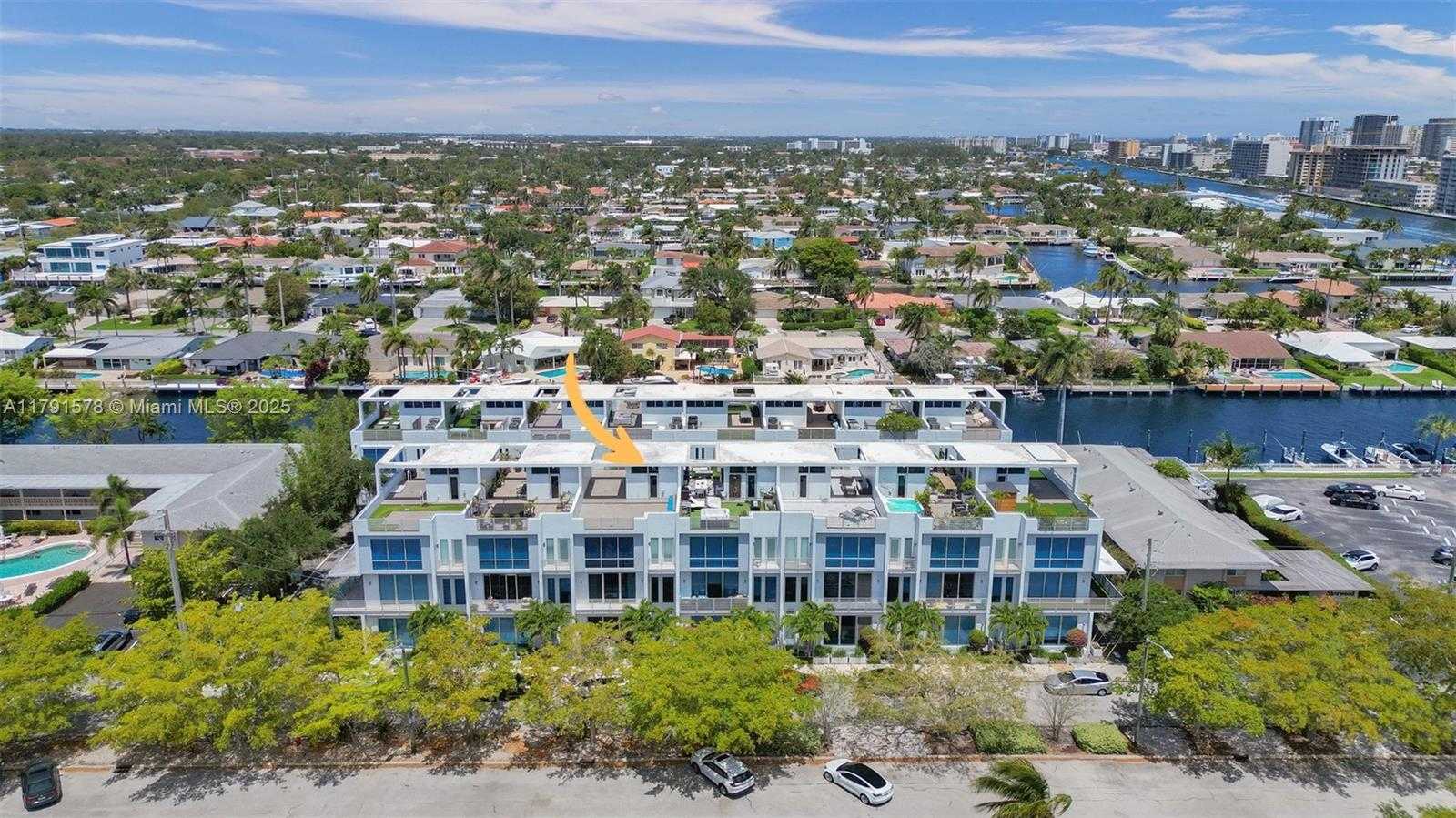 Small Image of 2725 NORTH EAST 1ST ST, Pompano Beach Number 2
