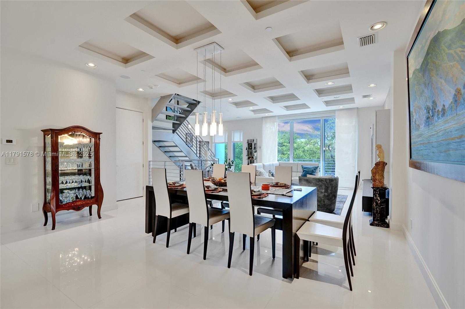 Small Image of 2725 NORTH EAST 1ST ST, Pompano Beach Number 21