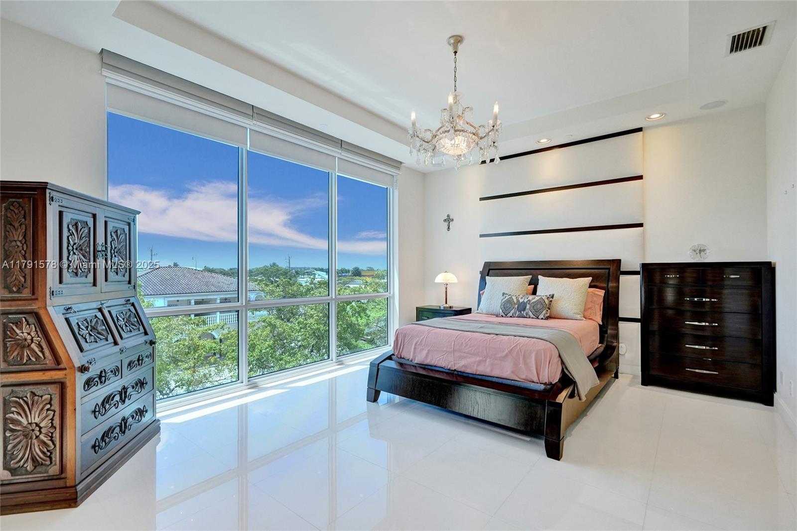 Small Image of 2725 NORTH EAST 1ST ST, Pompano Beach Number 31
