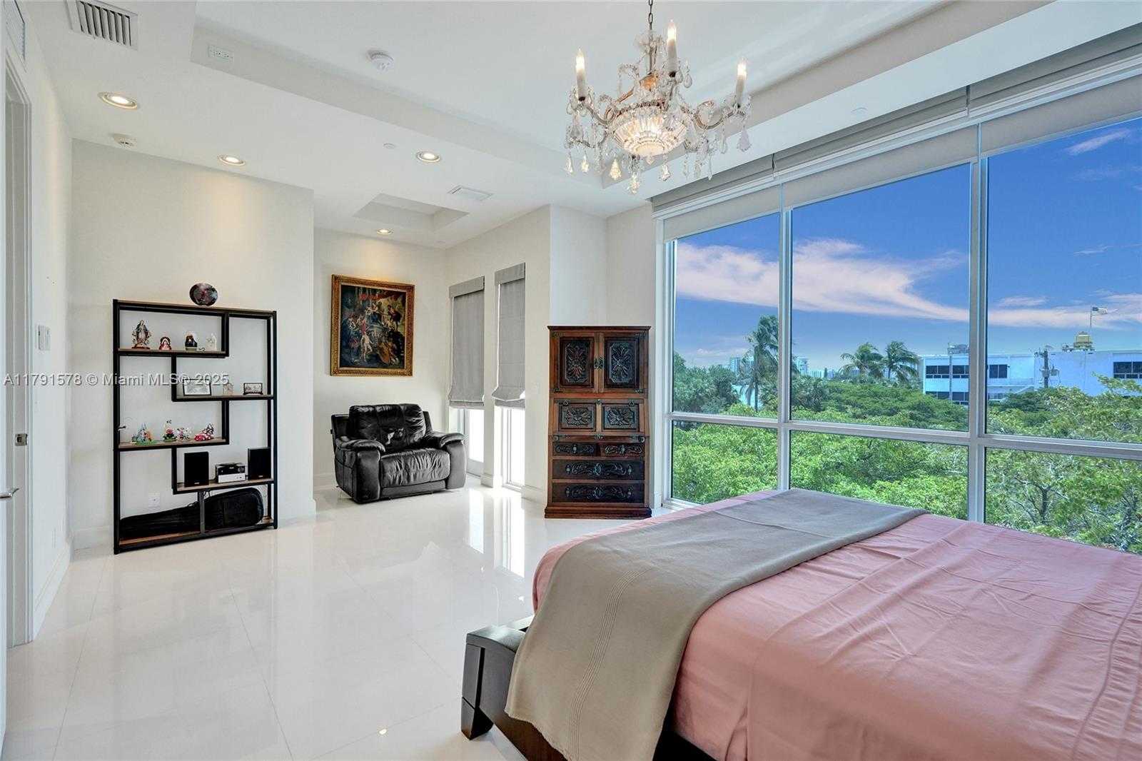 Small Image of 2725 NORTH EAST 1ST ST, Pompano Beach Number 32