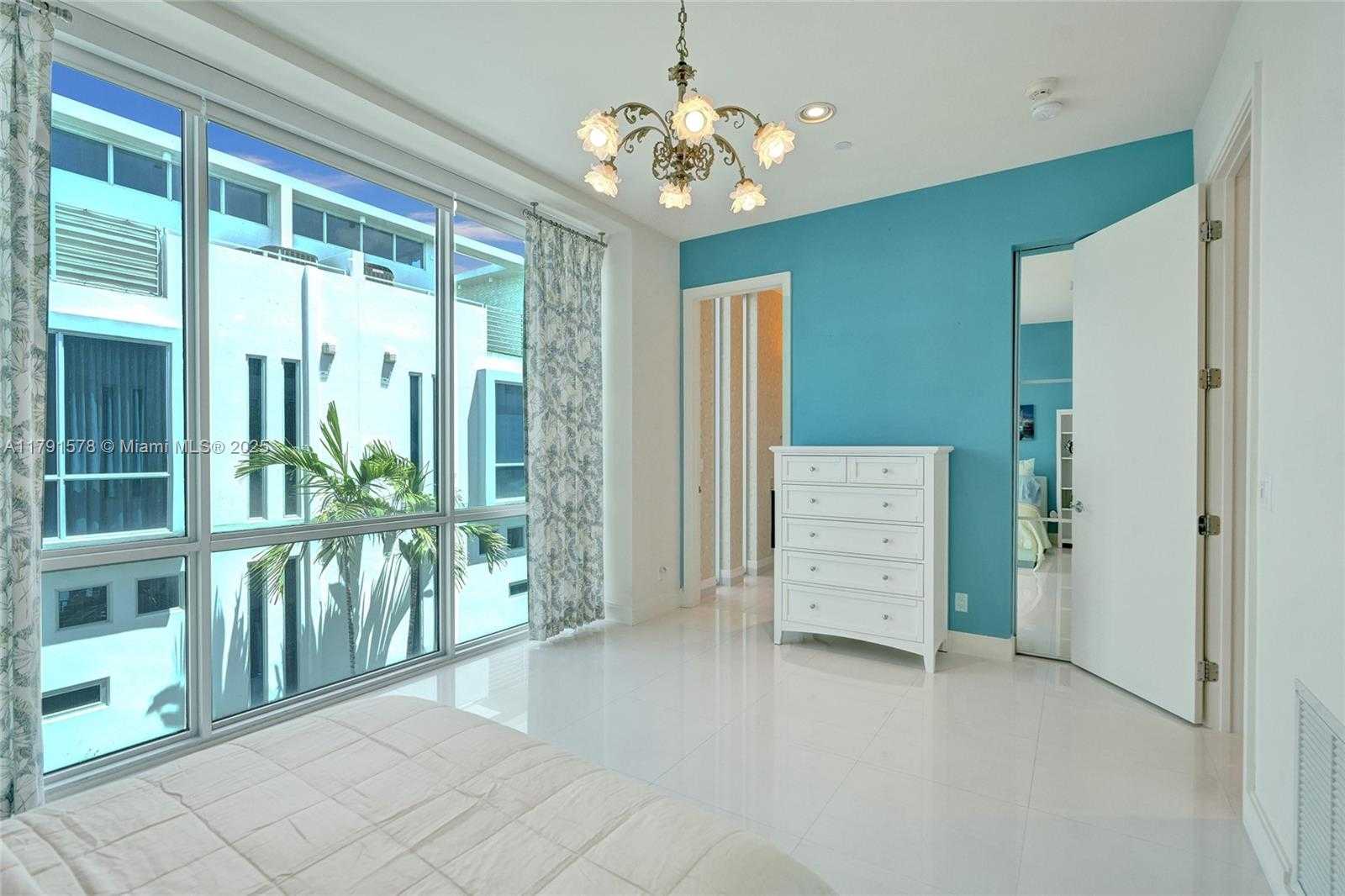 Small Image of 2725 NORTH EAST 1ST ST, Pompano Beach Number 38