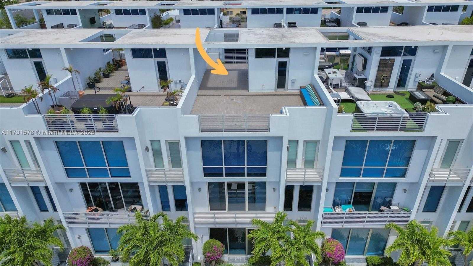 Small Image of 2725 NORTH EAST 1ST ST, Pompano Beach Number 4