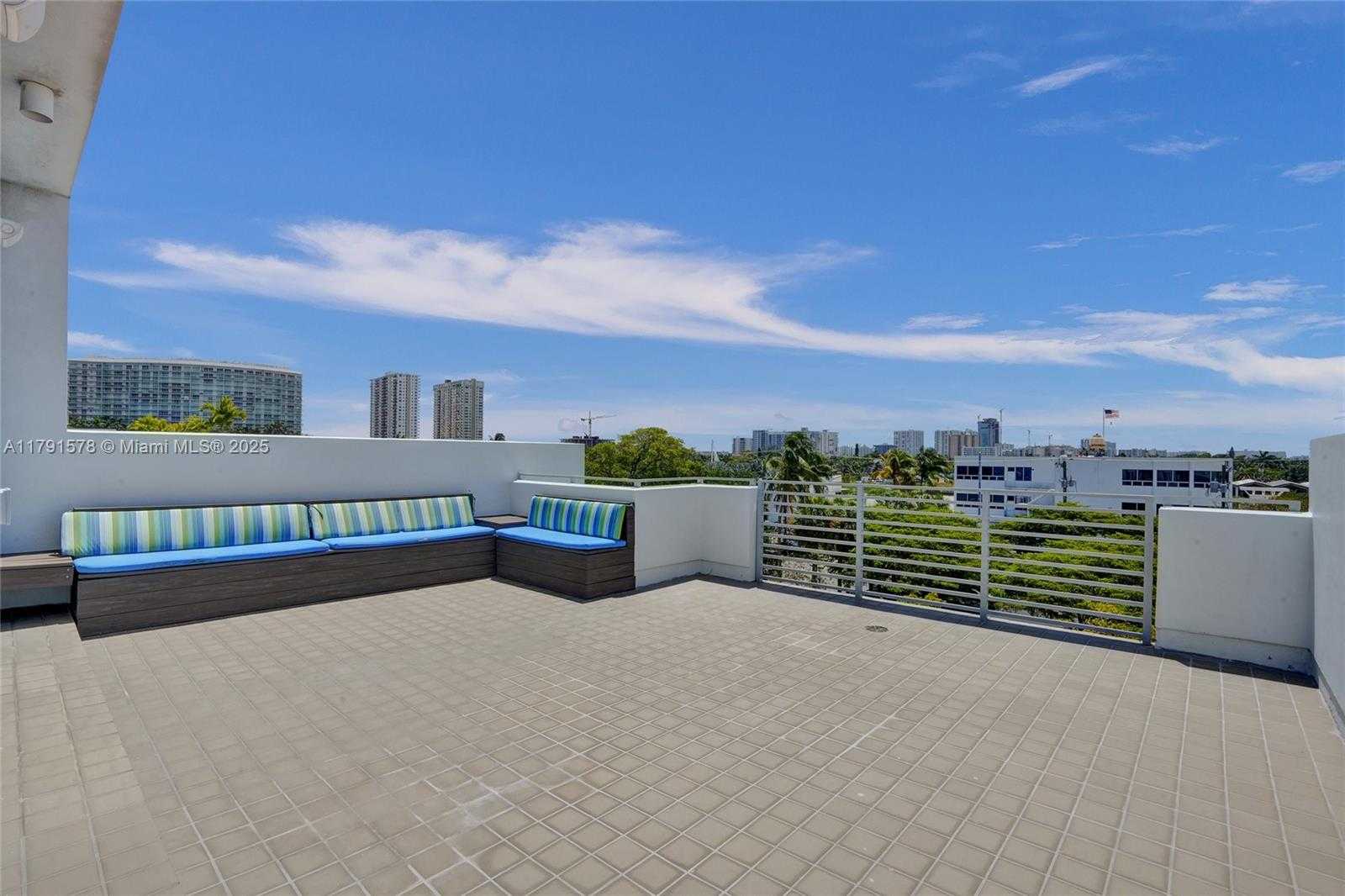 Small Image of 2725 NORTH EAST 1ST ST, Pompano Beach Number 44