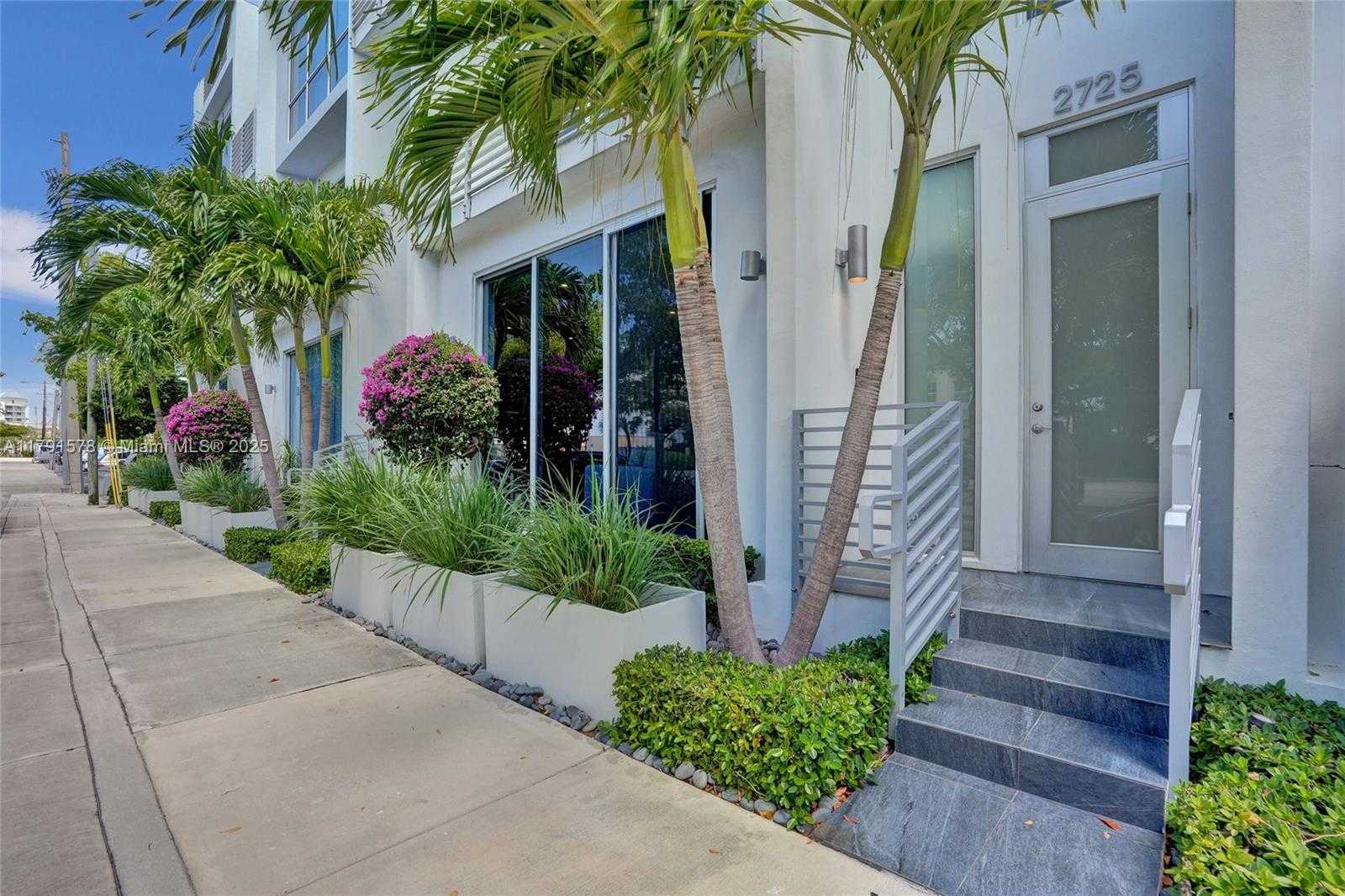 Small Image of 2725 NORTH EAST 1ST ST, Pompano Beach Number 5