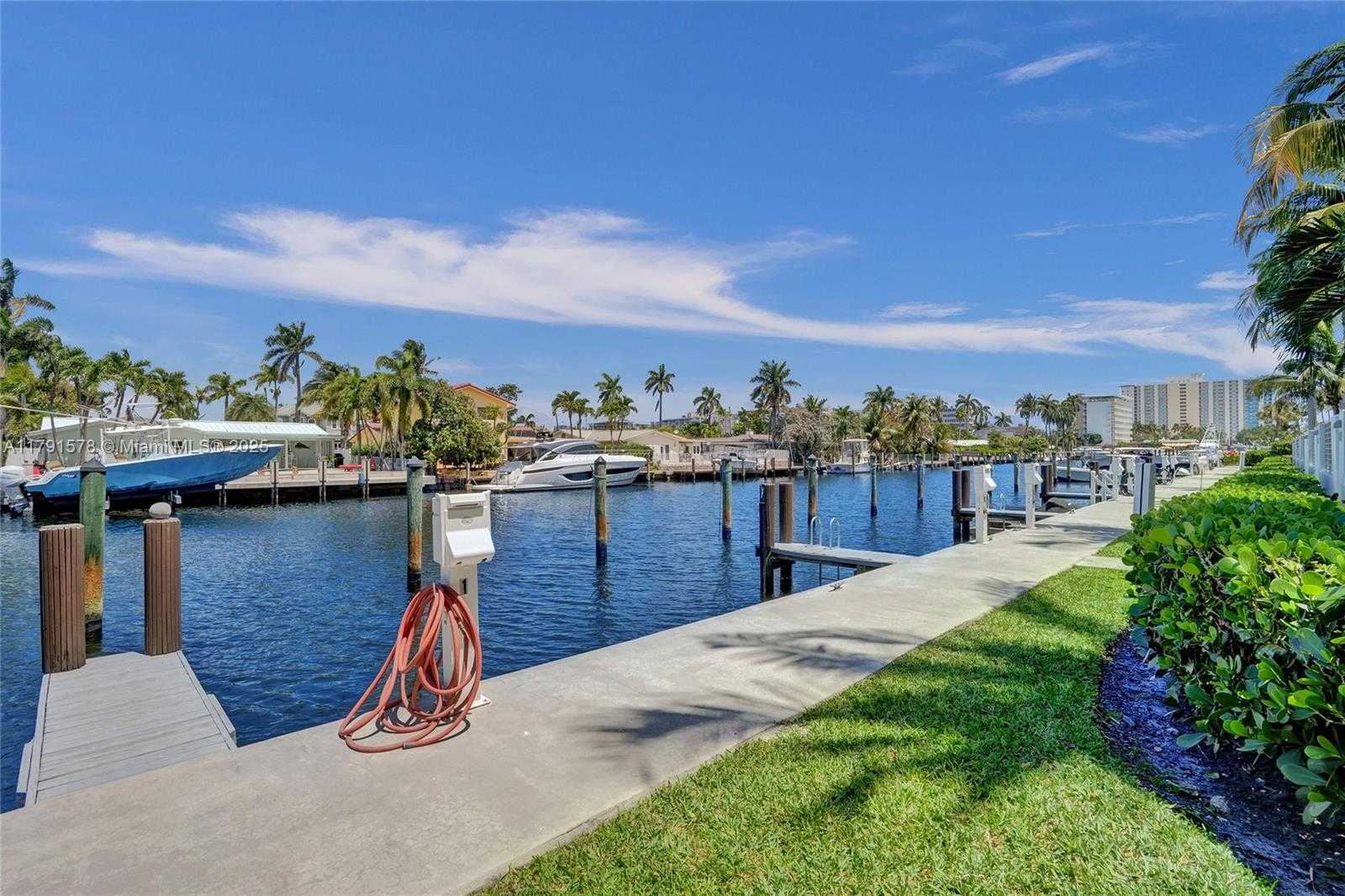 Small Image of 2725 NORTH EAST 1ST ST, Pompano Beach Number 52