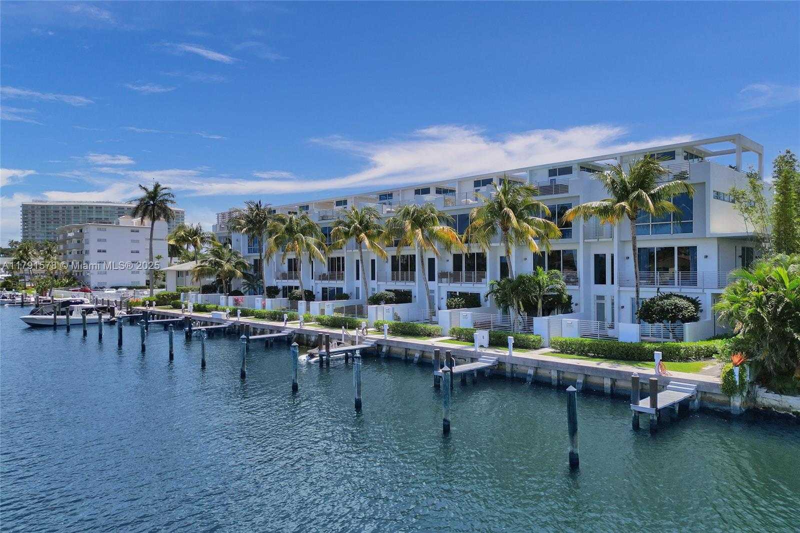 Small Image of 2725 NORTH EAST 1ST ST, Pompano Beach Number 56