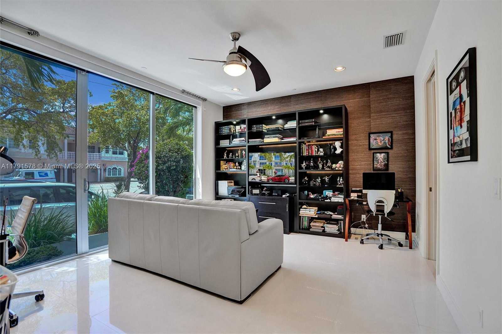 Small Image of 2725 NORTH EAST 1ST ST, Pompano Beach Number 8