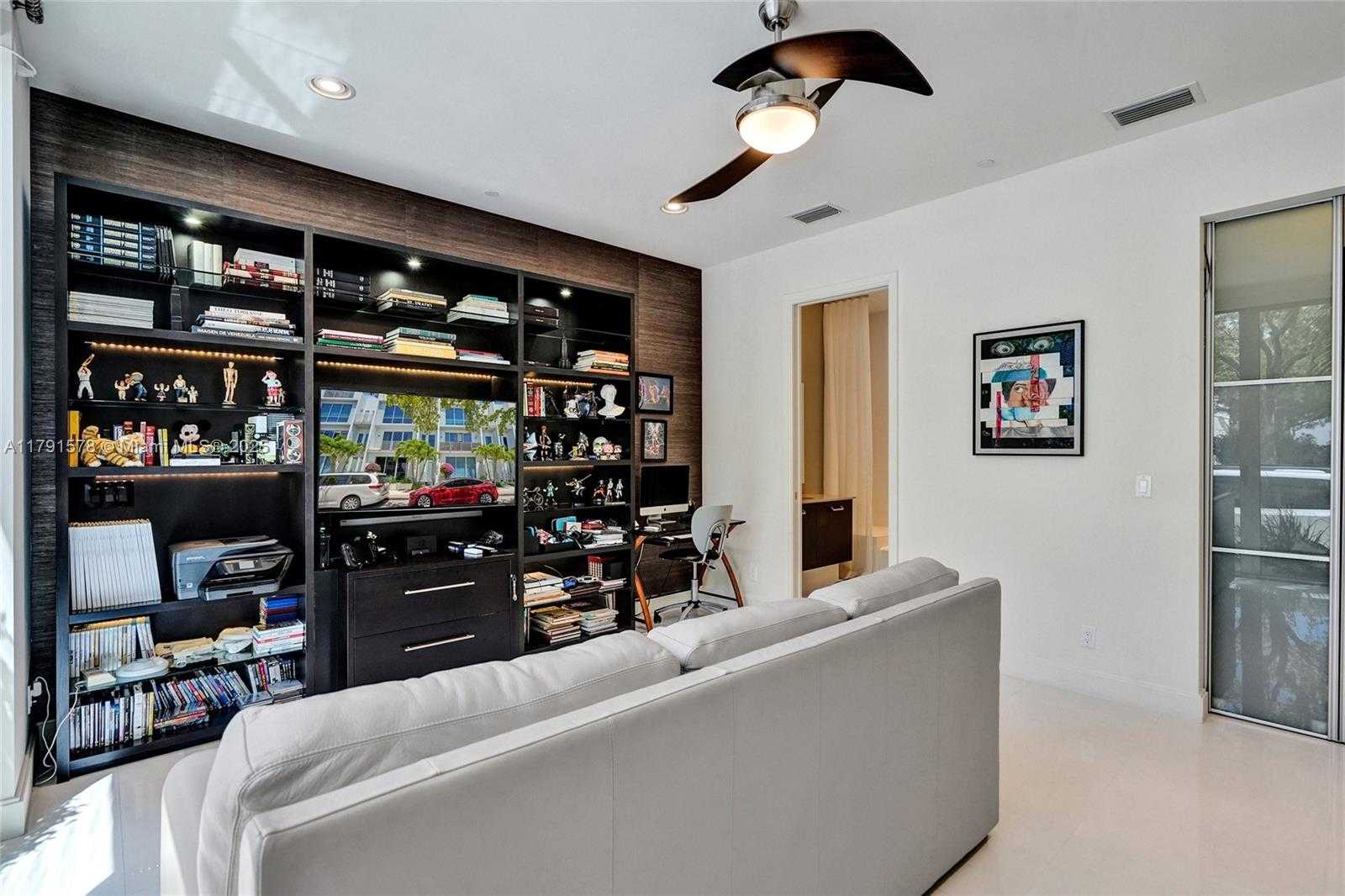 Small Image of 2725 NORTH EAST 1ST ST, Pompano Beach Number 9