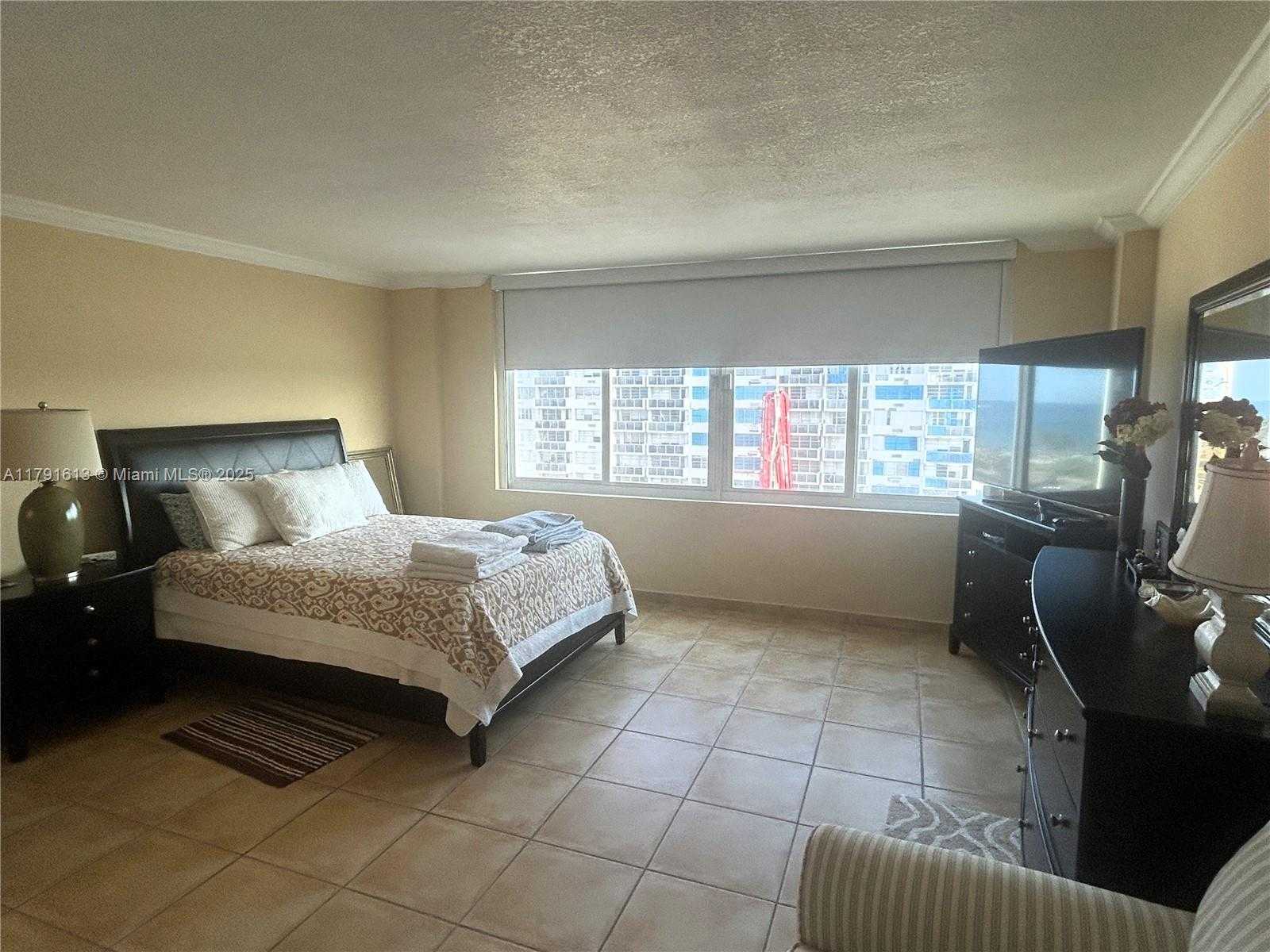 Small Image of 5401 COLLINS AVE #434, Miami Beach Number 11