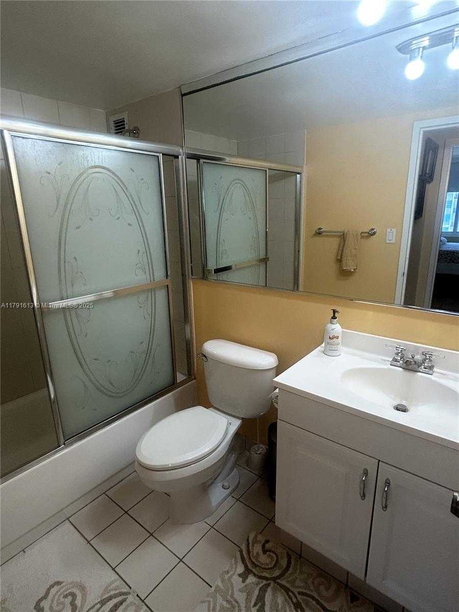 Small Image of 5401 COLLINS AVE #434, Miami Beach Number 13