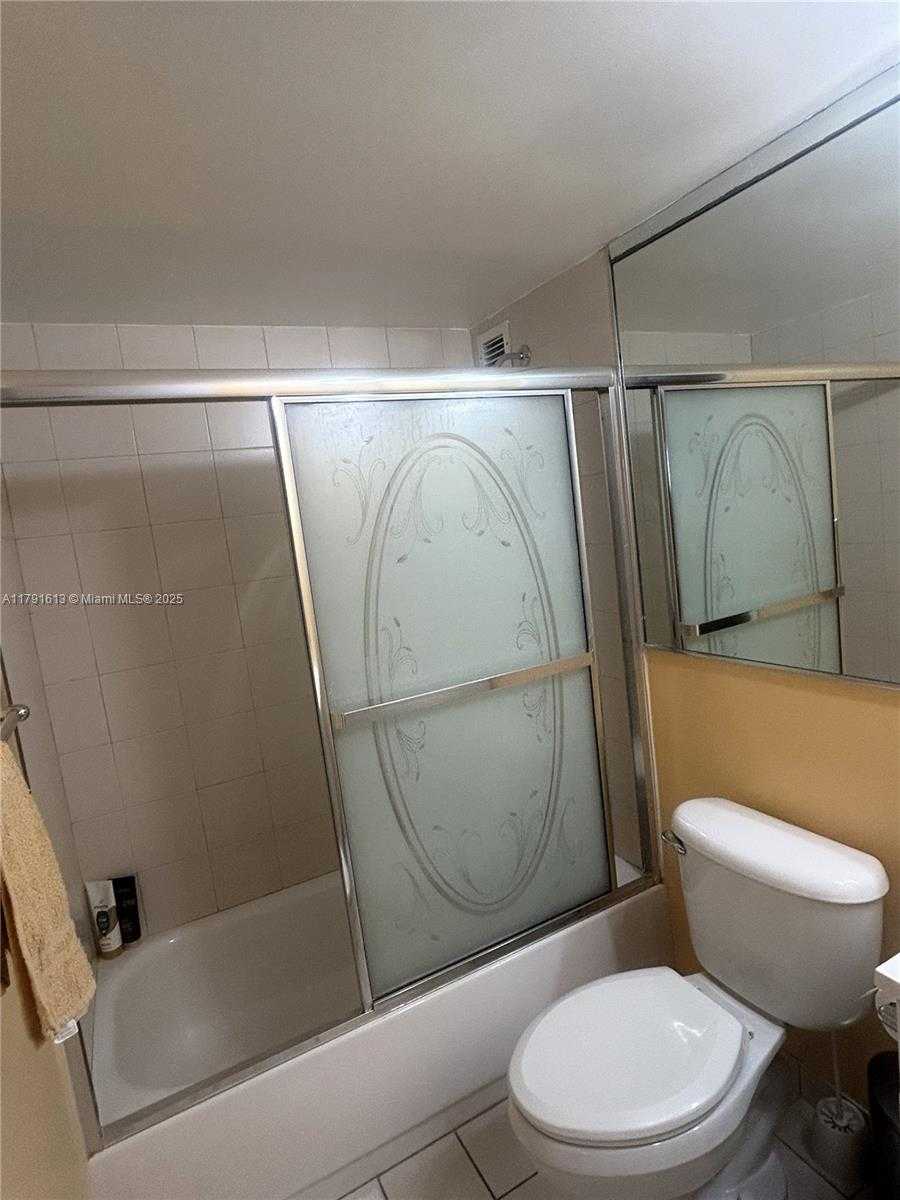 Small Image of 5401 COLLINS AVE #434, Miami Beach Number 14