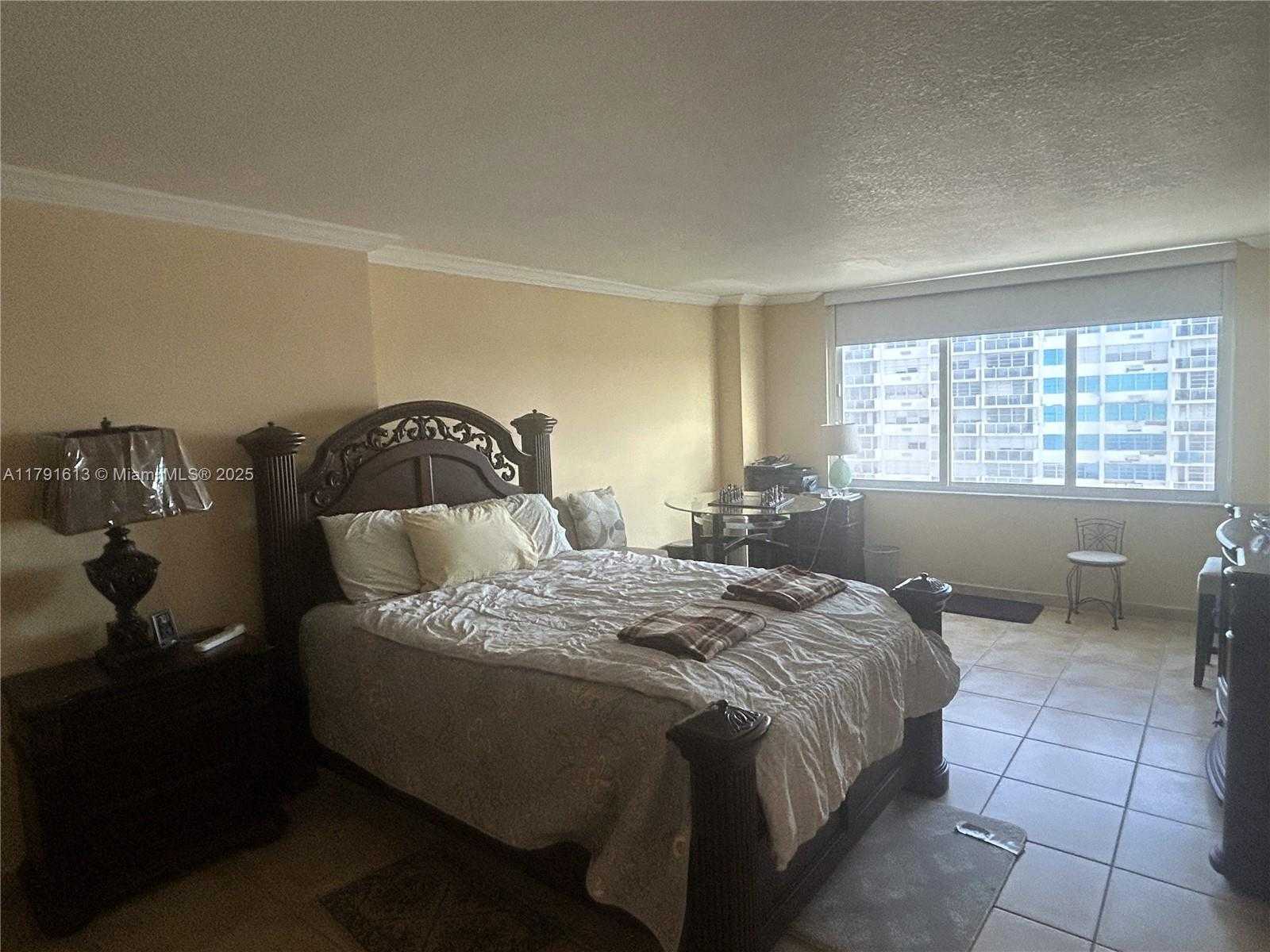 Small Image of 5401 COLLINS AVE #434, Miami Beach Number 15