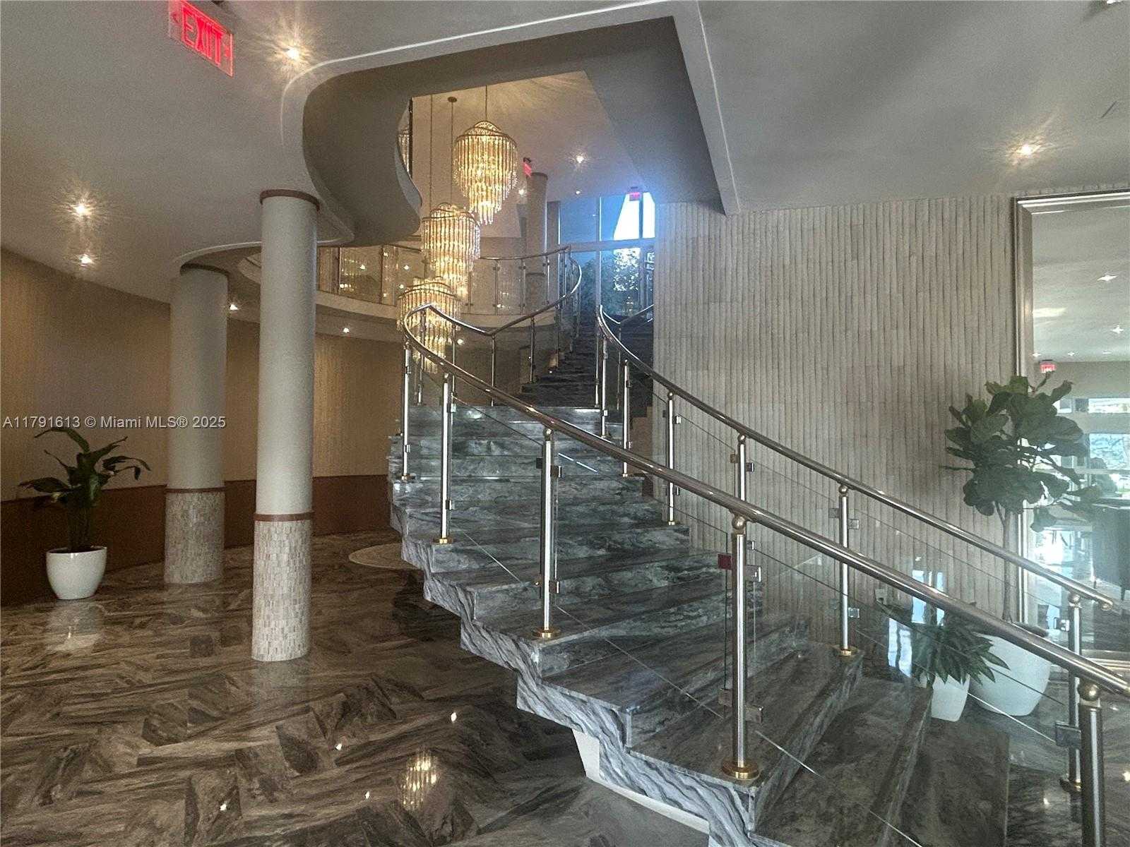 Small Image of 5401 COLLINS AVE #434, Miami Beach Number 22